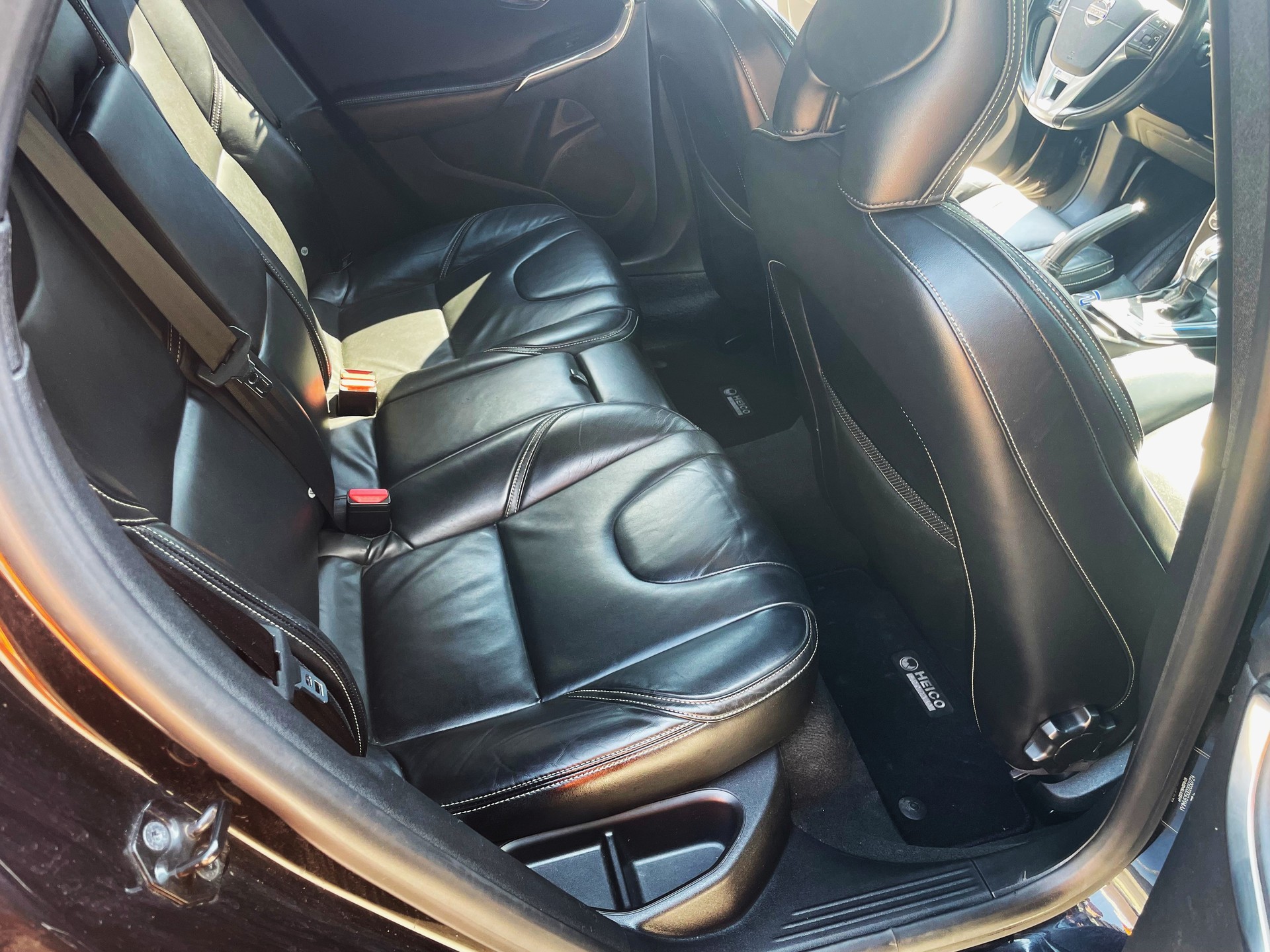 VOLVO T5-image-4