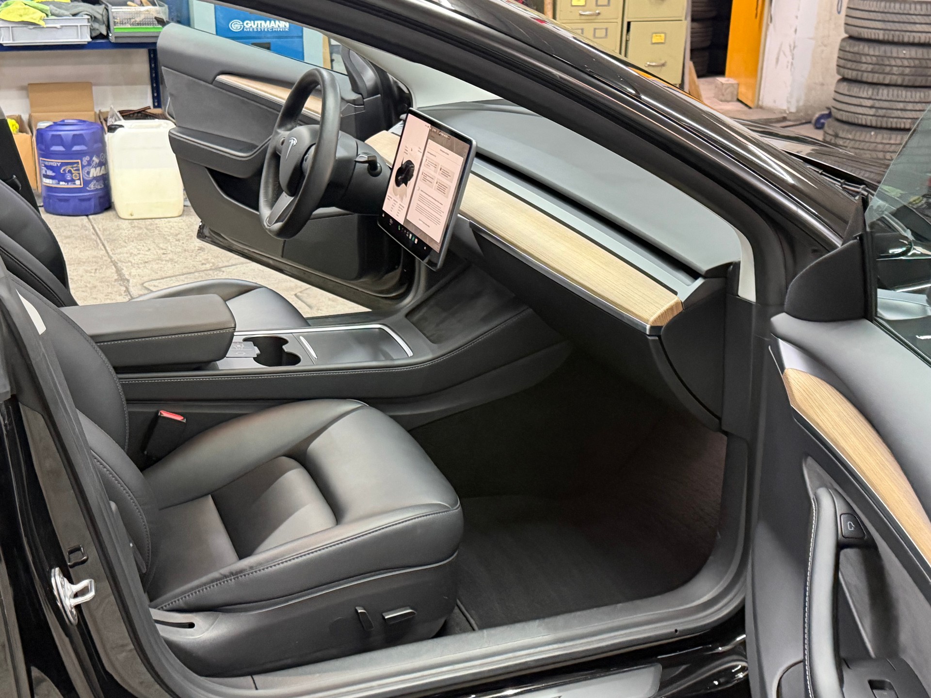 TESLA Model 3 Long Range Dual Motor AWD-image-9