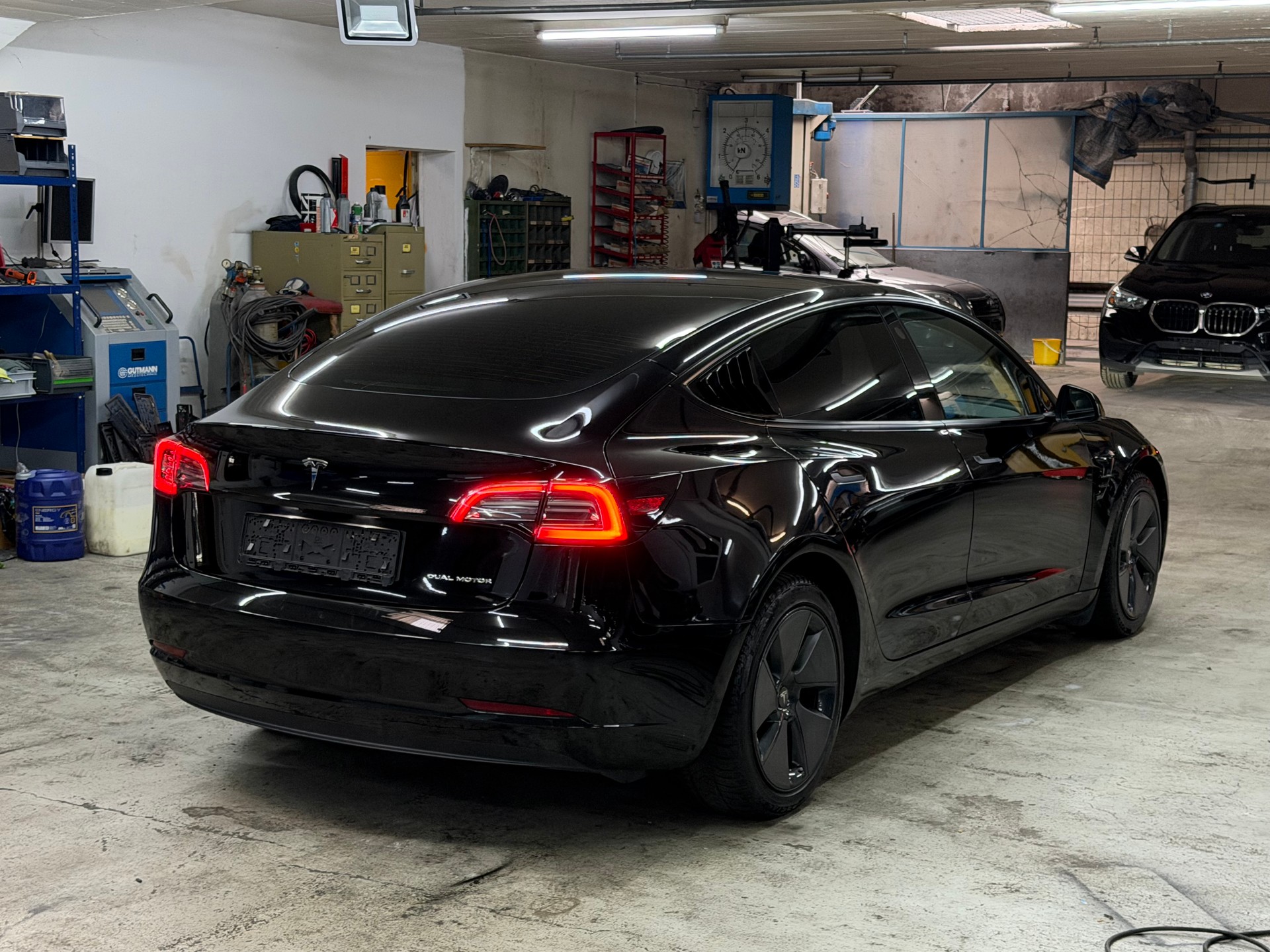 TESLA Model 3 Long Range Dual Motor AWD-image-6