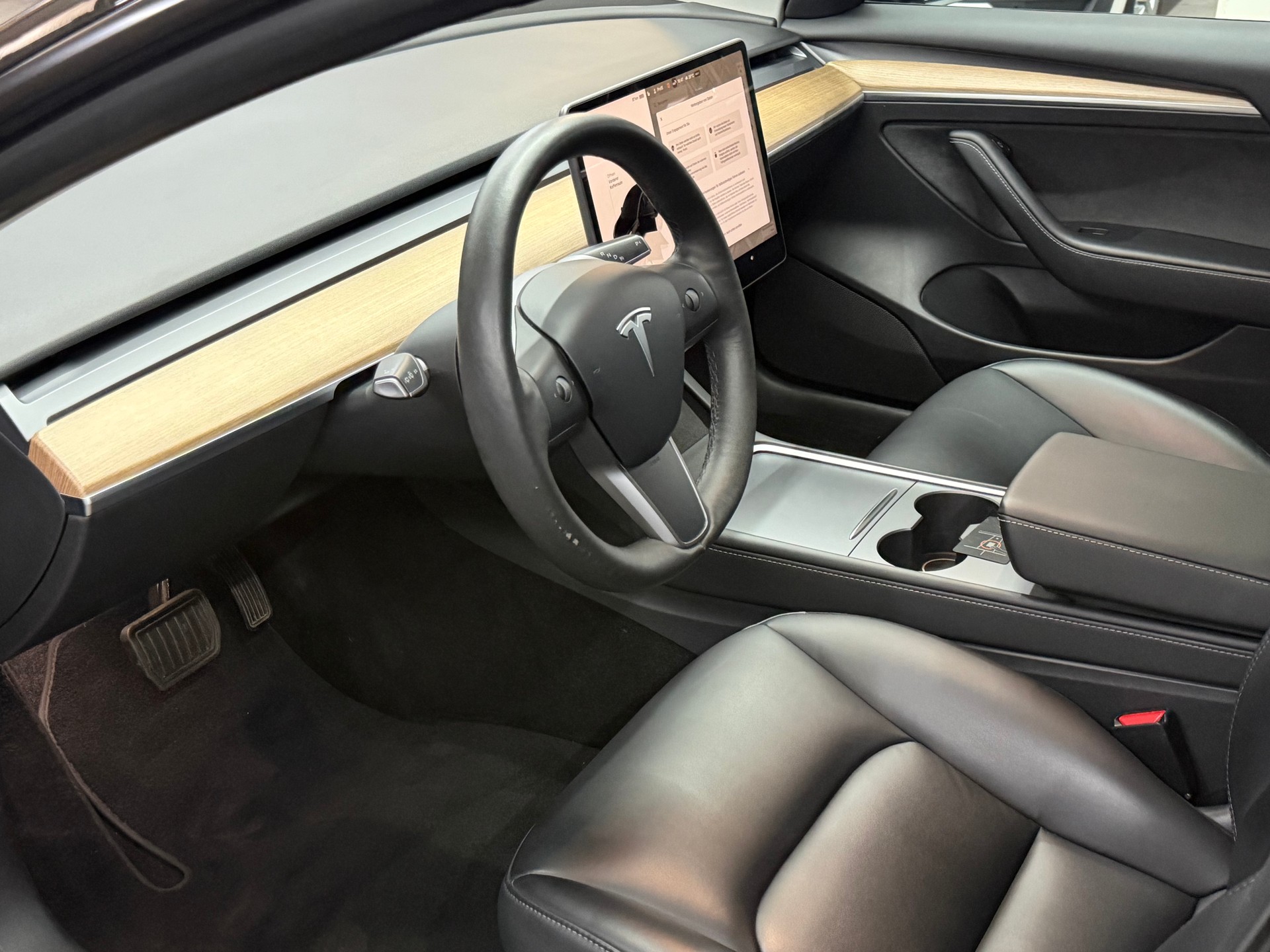 TESLA Model 3 Long Range Dual Motor AWD-image-12