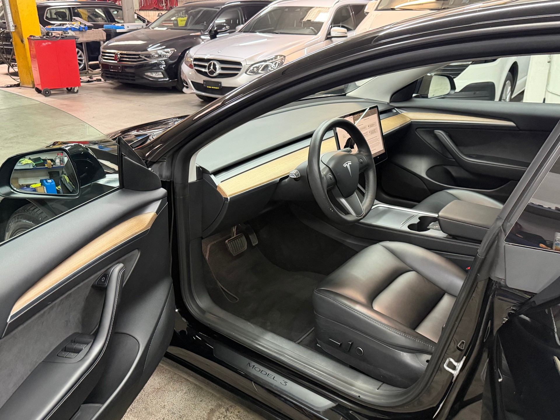 TESLA Model 3 Long Range Dual Motor AWD-image-14