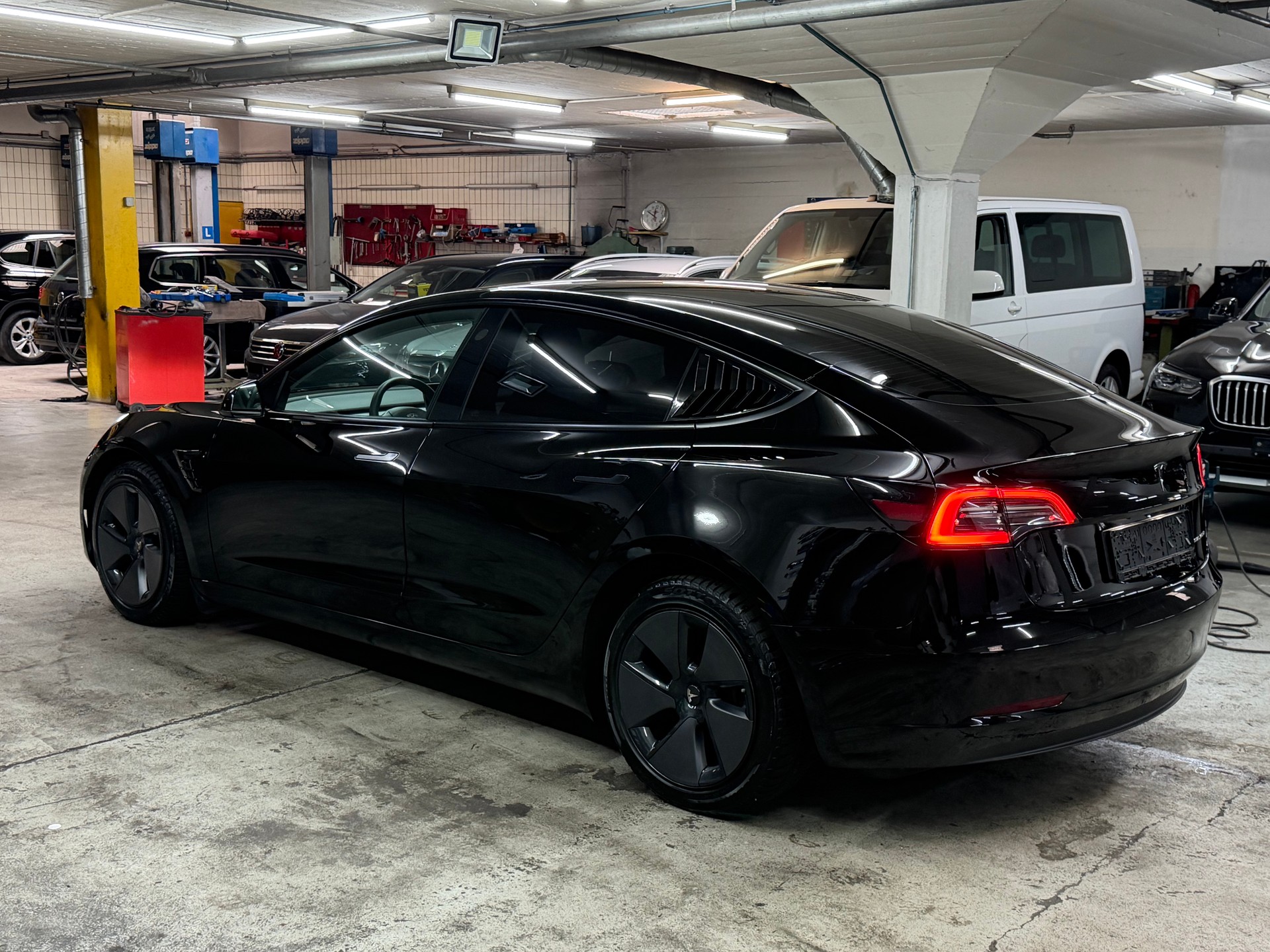 TESLA Model 3 Long Range Dual Motor AWD-image-5