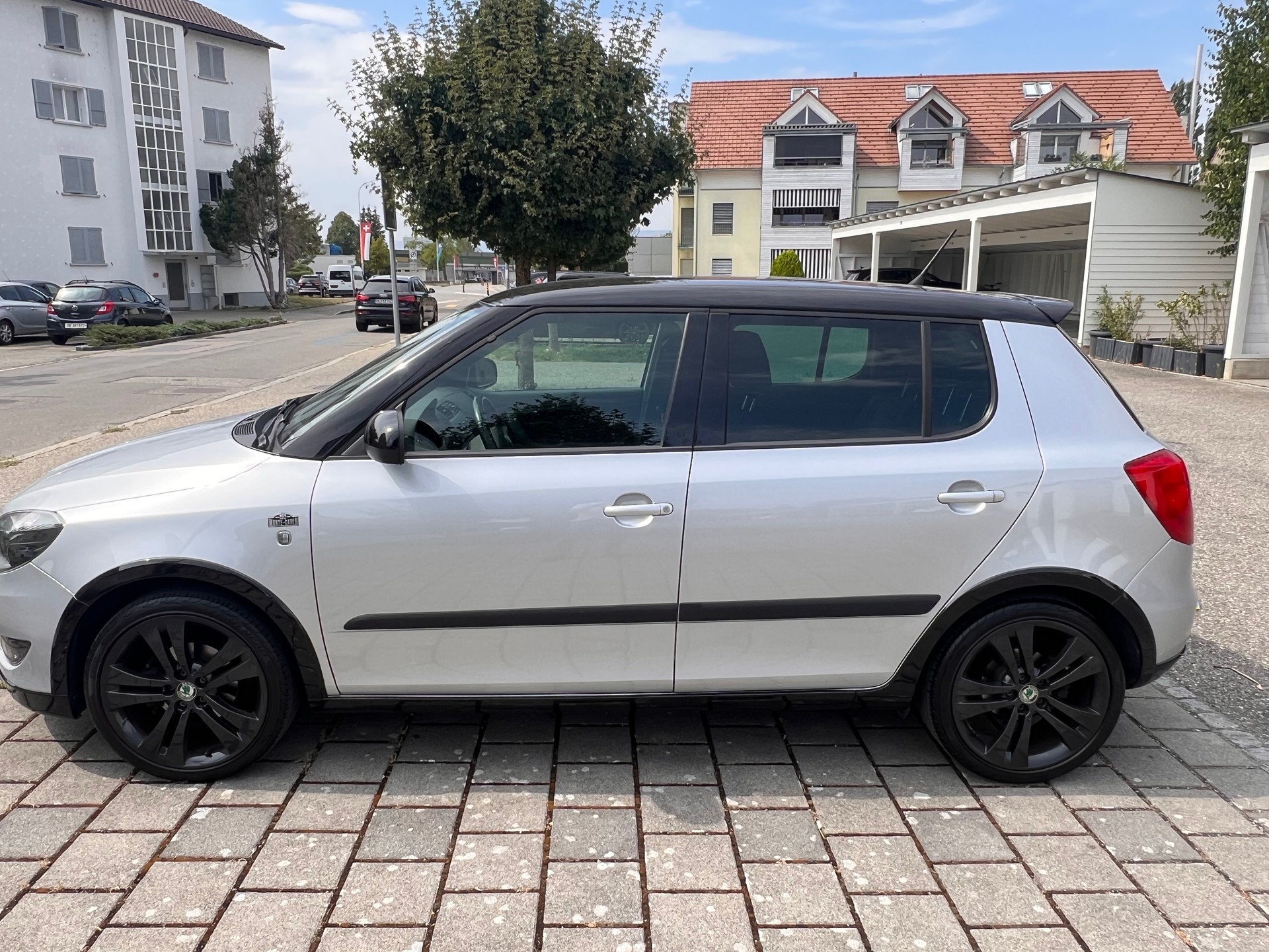 SKODA 1.2 TSI Monte Carlo-image-1