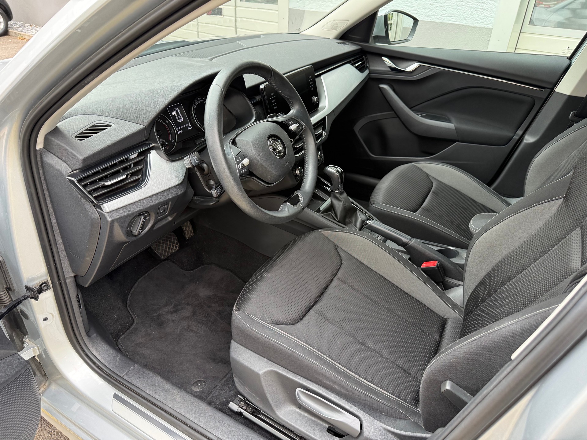 SKODA Kamiq 1.0 TSI Tour DSG-image-9