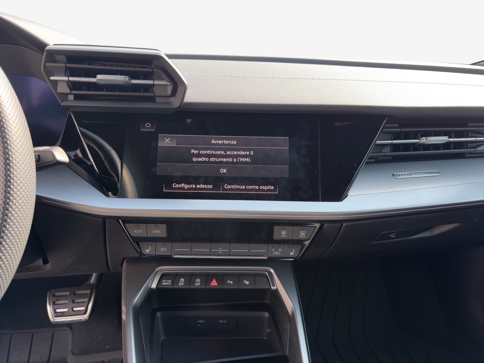 AUDI A3 Sportback 35 TFSI S line Attraction S-tronic-image-10