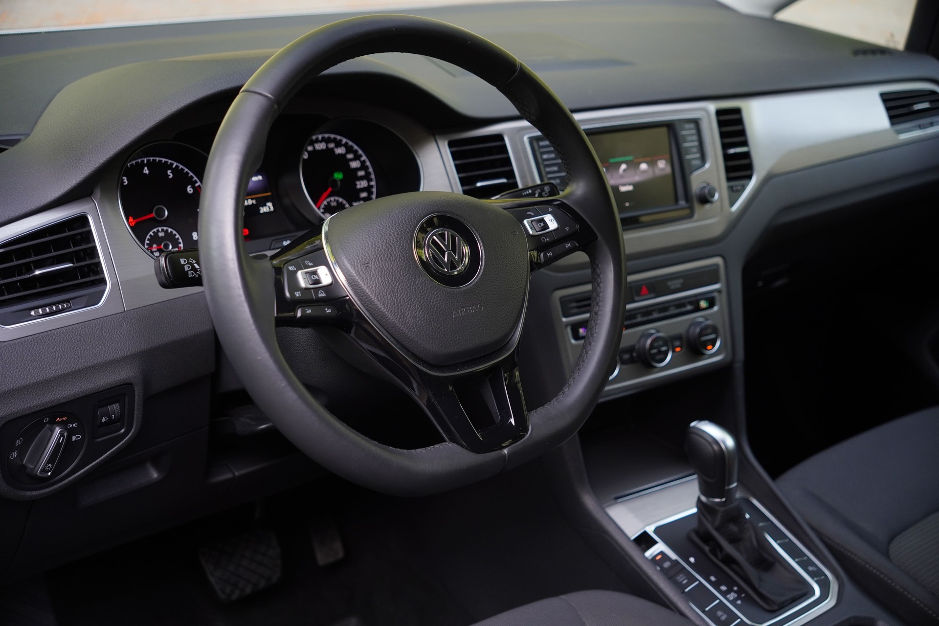 VW Golf Sportsvan 1.0 TSI Comfortline DSG-image-26
