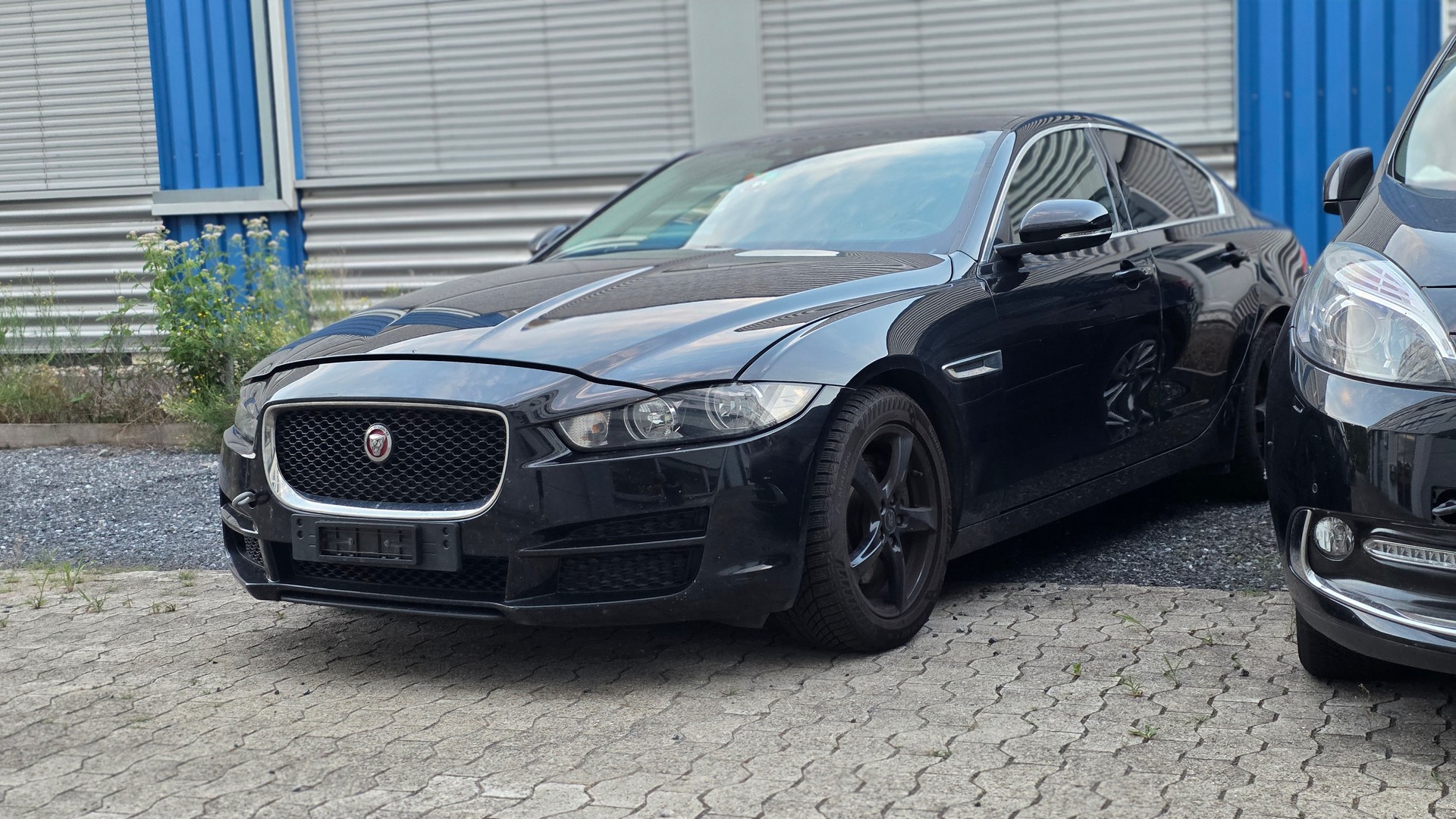 JAGUAR XE 20d Pure Automat-image-2