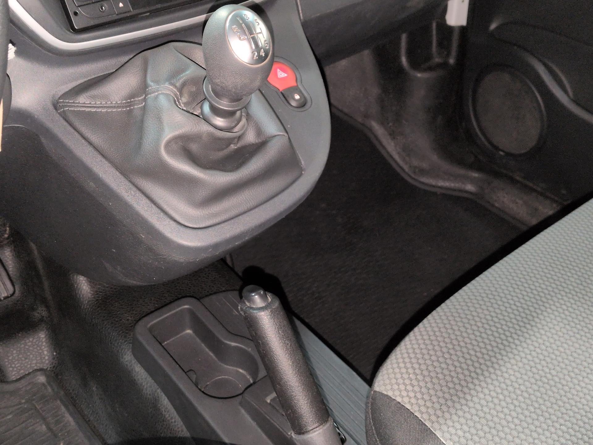 RENAULT Kangoo Medium dCi 95 ENERGY Limited-image-11
