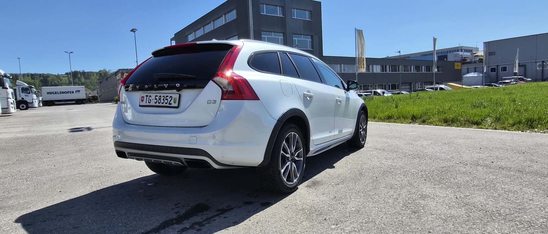 VOLVO V60 Cross Country D3 Kinetic Geartronic-image-3