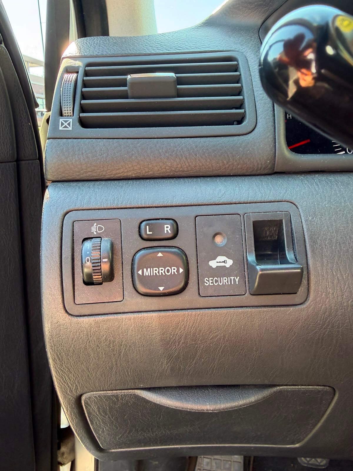 TOYOTA Corolla 1.6 Pardo-image-15