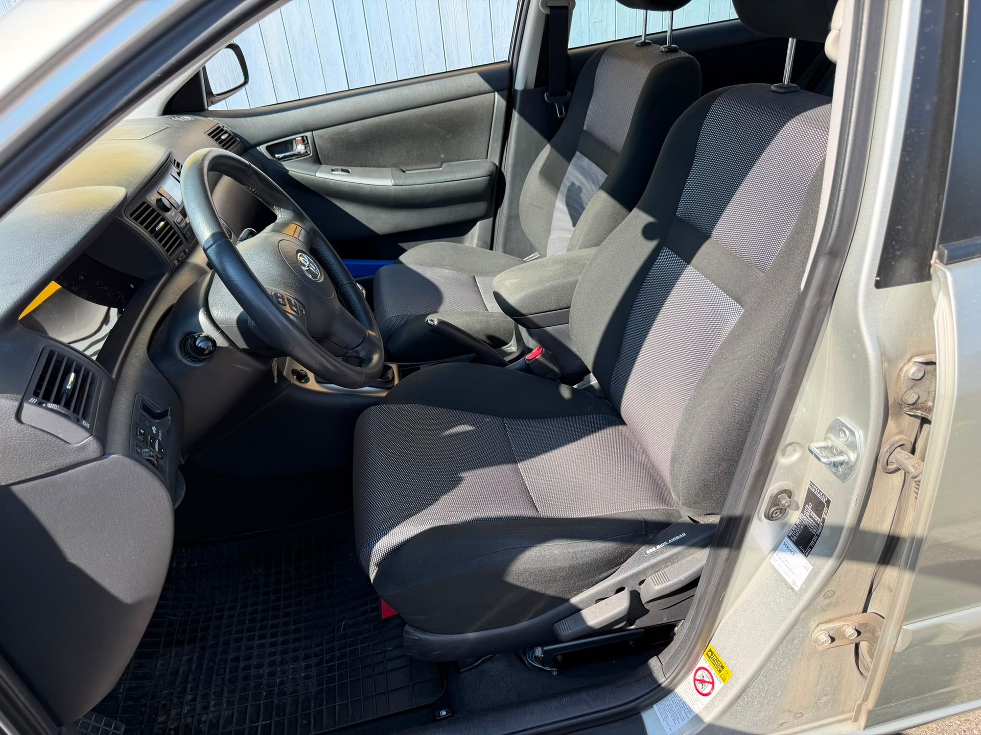 TOYOTA Corolla 1.6 Pardo-image-11