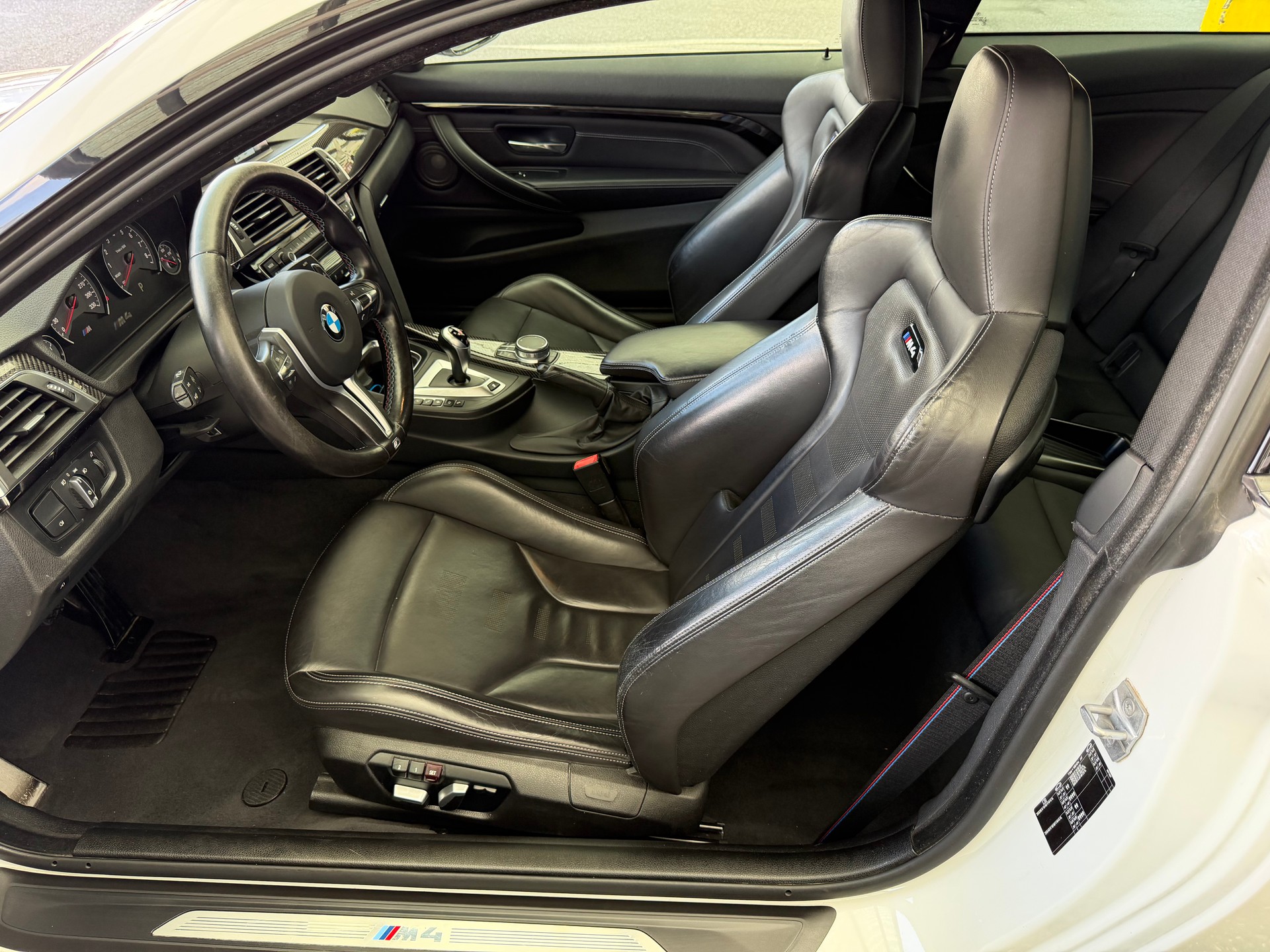 BMW M4 Coupé Competition DKG-image-8