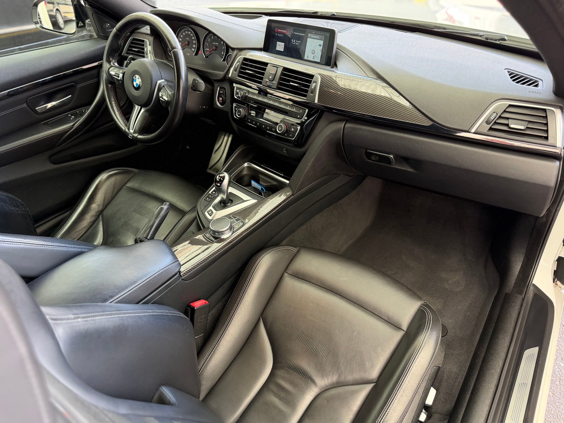 BMW M4 Coupé Competition DKG-image-11