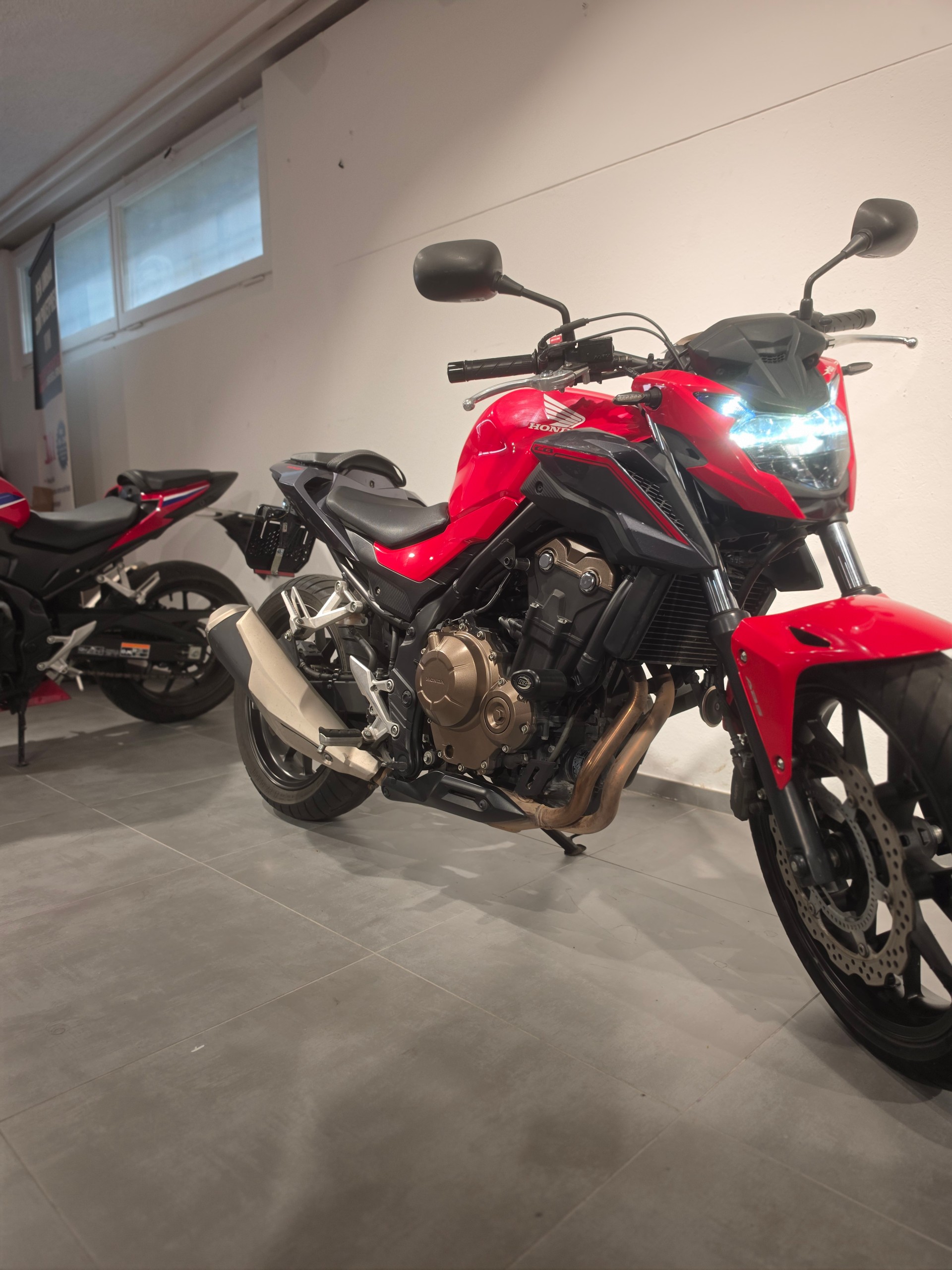 HONDA CB 500 FA ABS-showroom-element-1