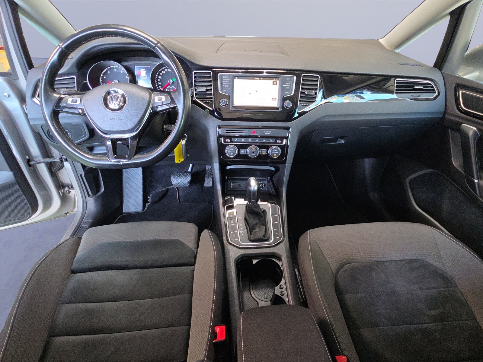 VW Golf Sportsvan 1.4 TSI 125 Highline DSG-image-10