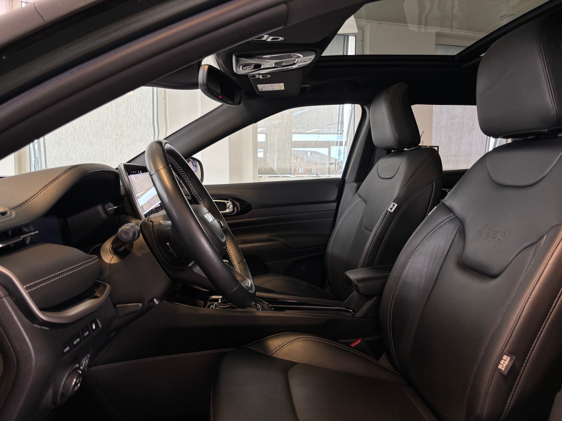 JEEP Compass 1.3 T PHEV 80th Anniversary AWD-image-6