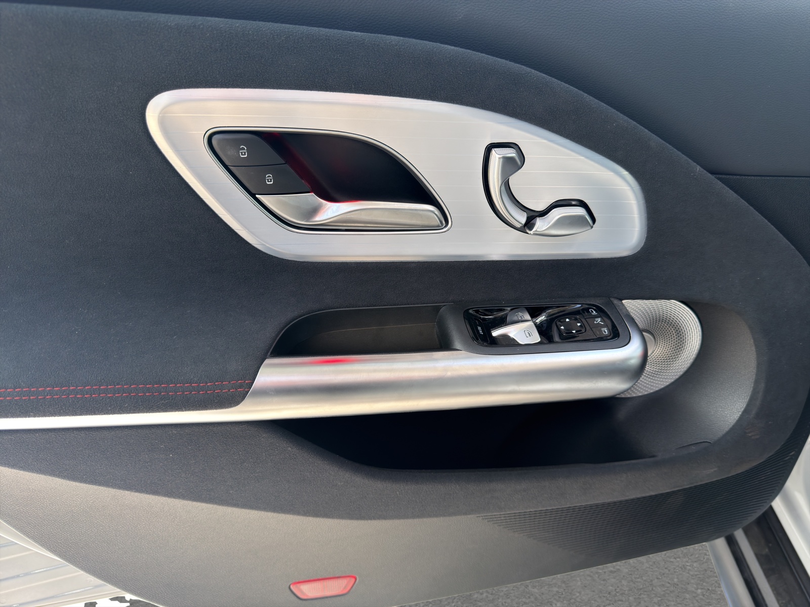 MERCEDES-BENZ CLA 220 8G-DCT 4Matic-image-12