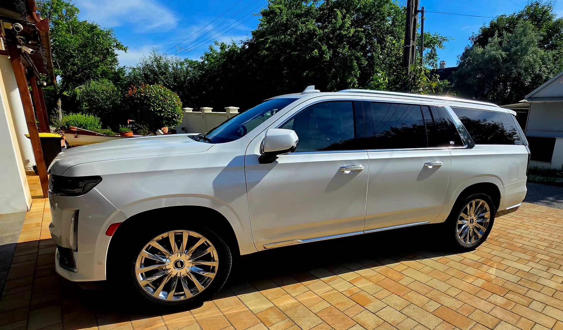 CADILLAC ESV Premium Luxury 600-image-2