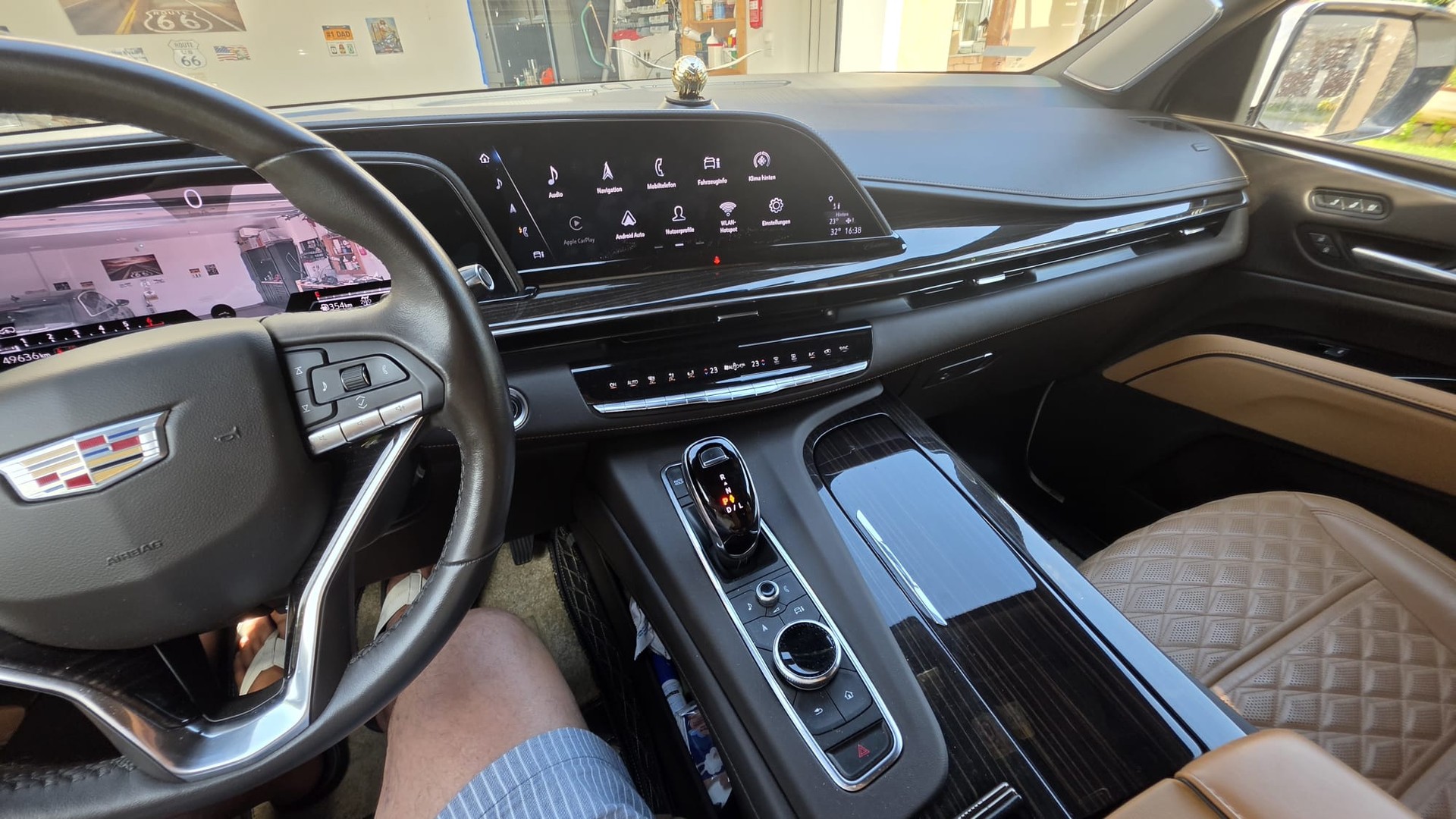 CADILLAC ESV Premium Luxury 600-image-5