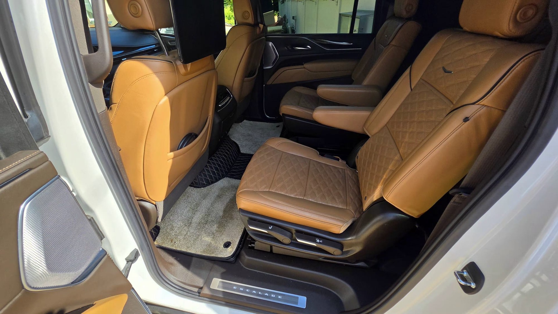 CADILLAC ESV Premium Luxury 600-image-4