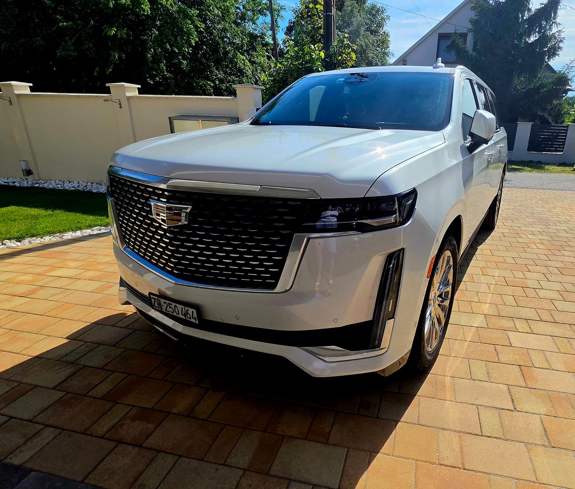 CADILLAC ESV Premium Luxury 600-image-0