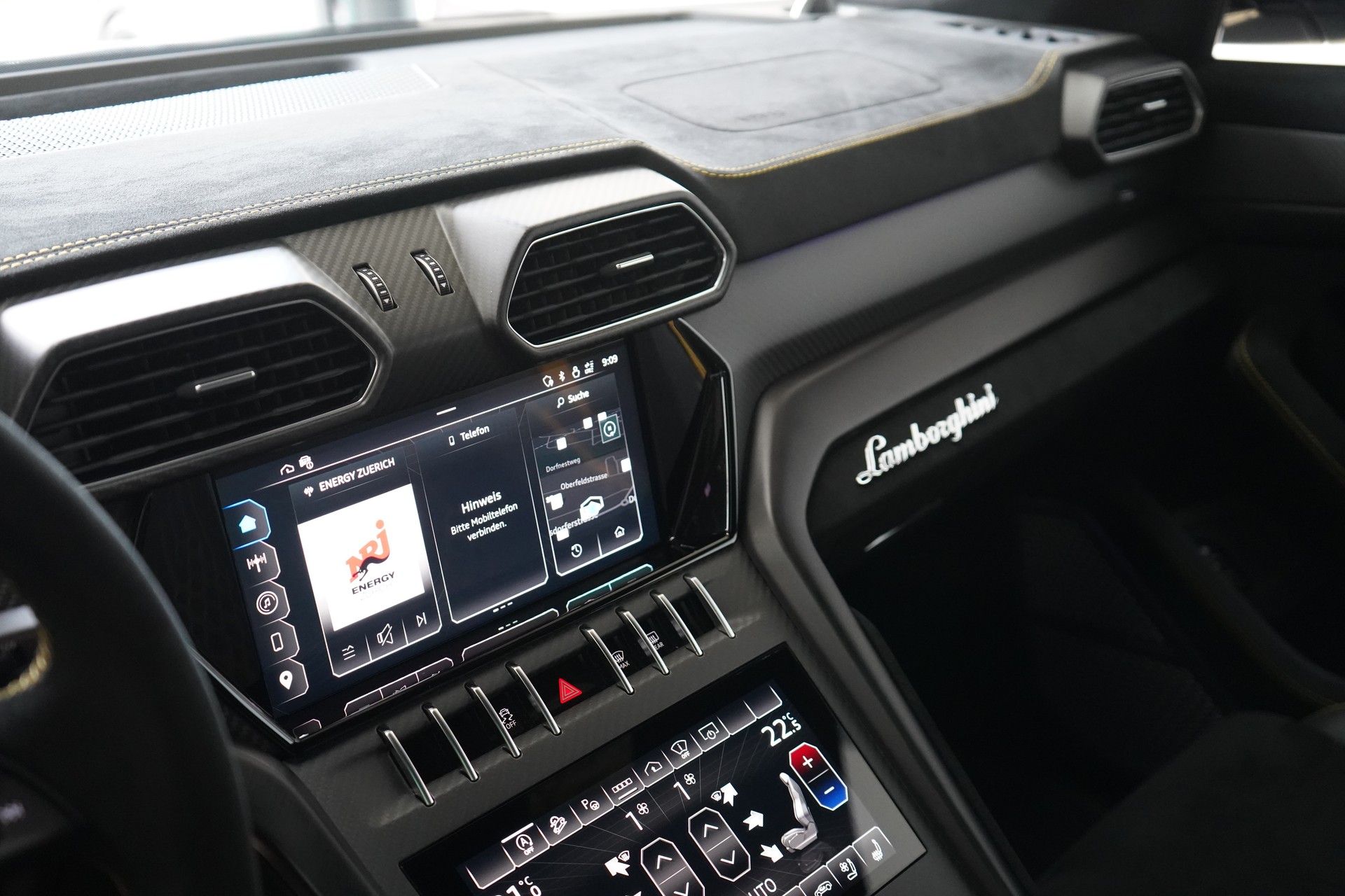 LAMBORGHINI Urus Performante-image-16