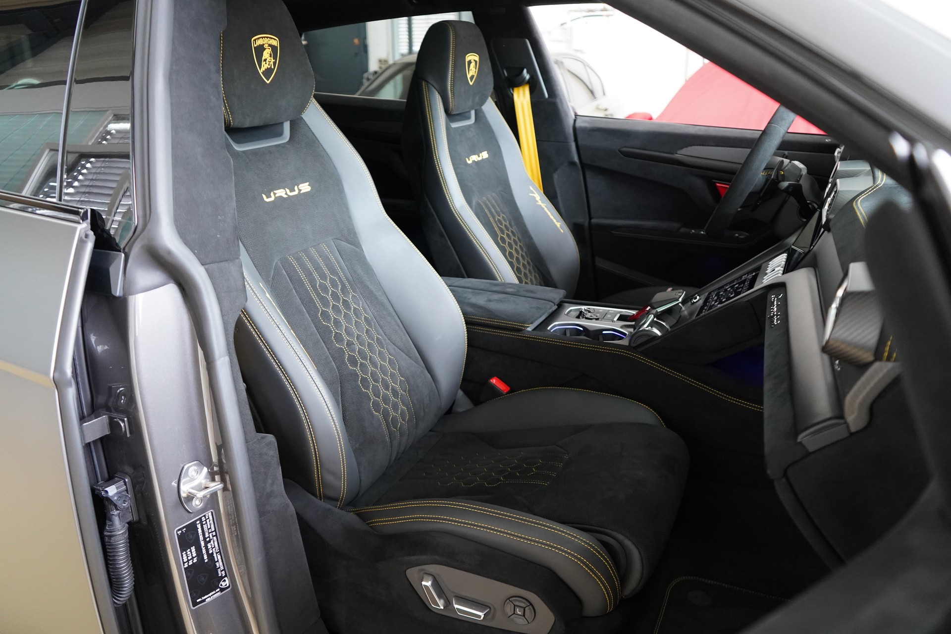LAMBORGHINI Urus Performante-image-31