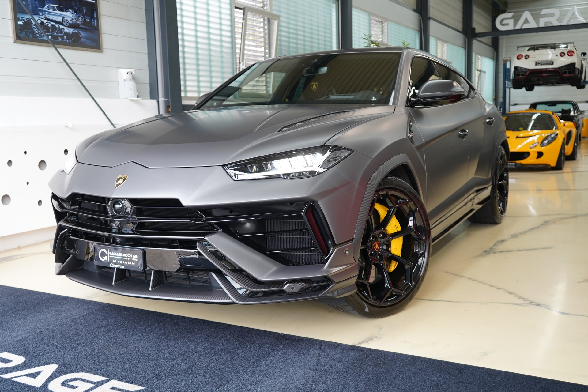 LAMBORGHINI Urus Performante