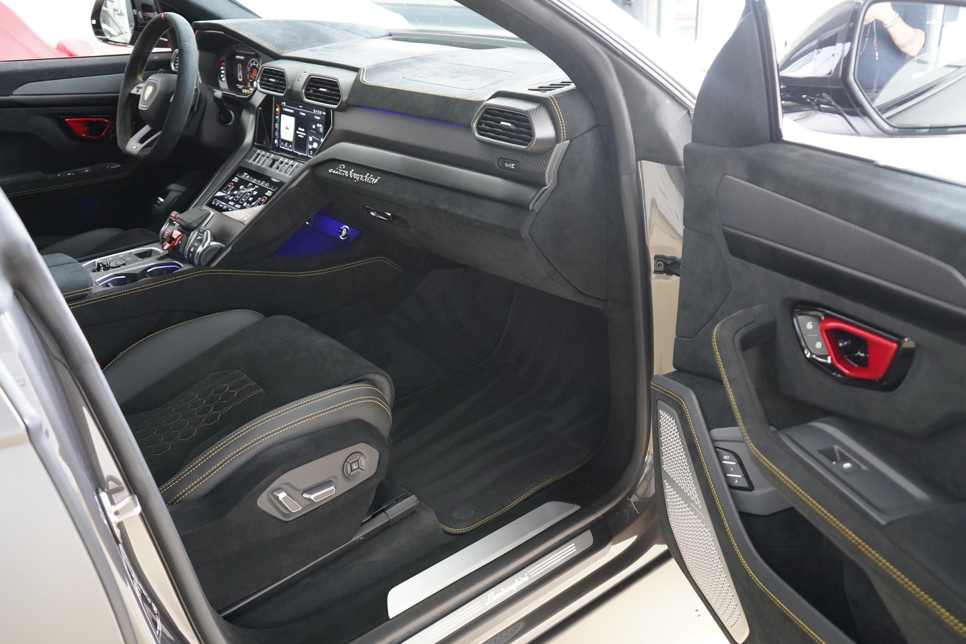 LAMBORGHINI Urus Performante-image-25