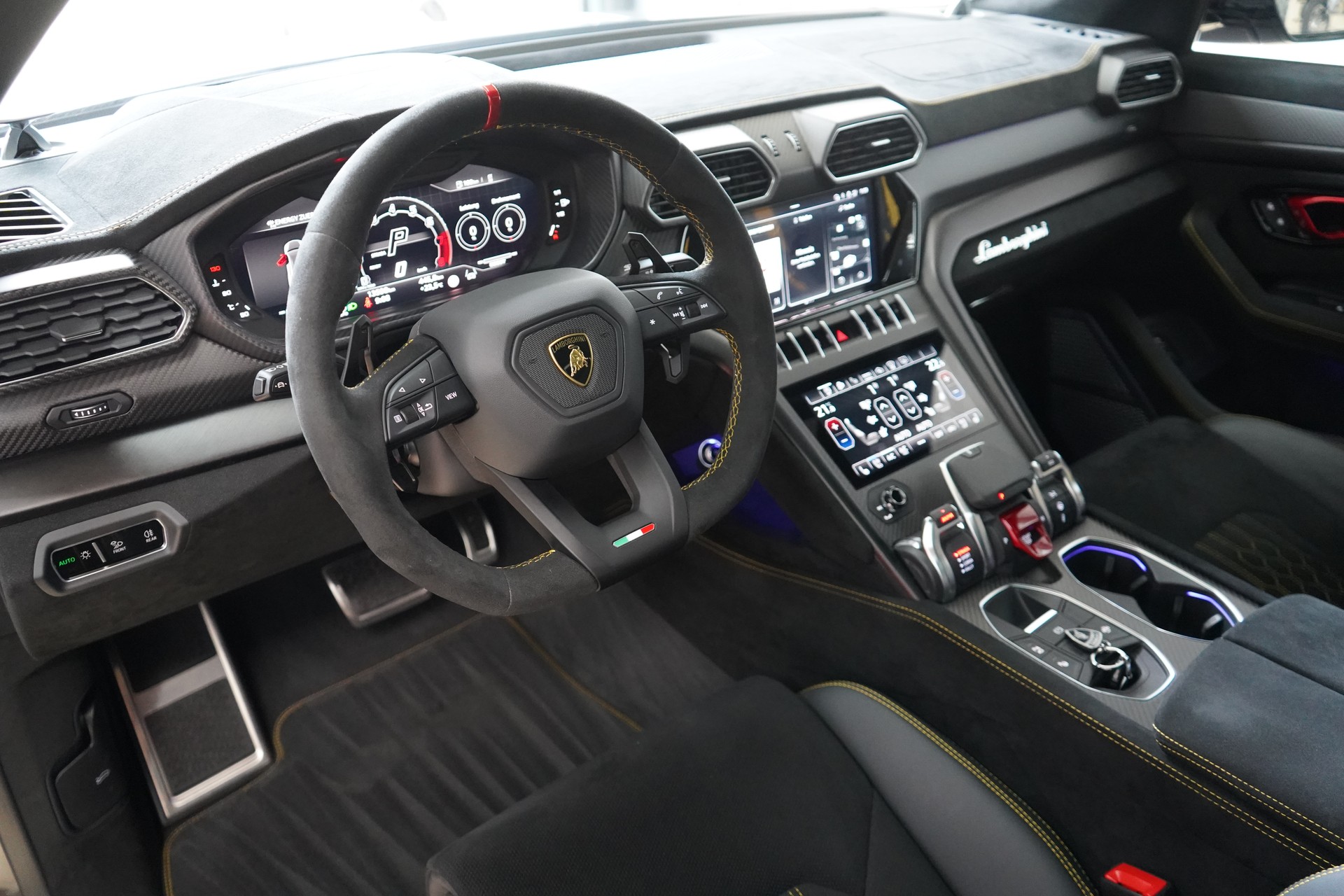 LAMBORGHINI Urus Performante-image-15