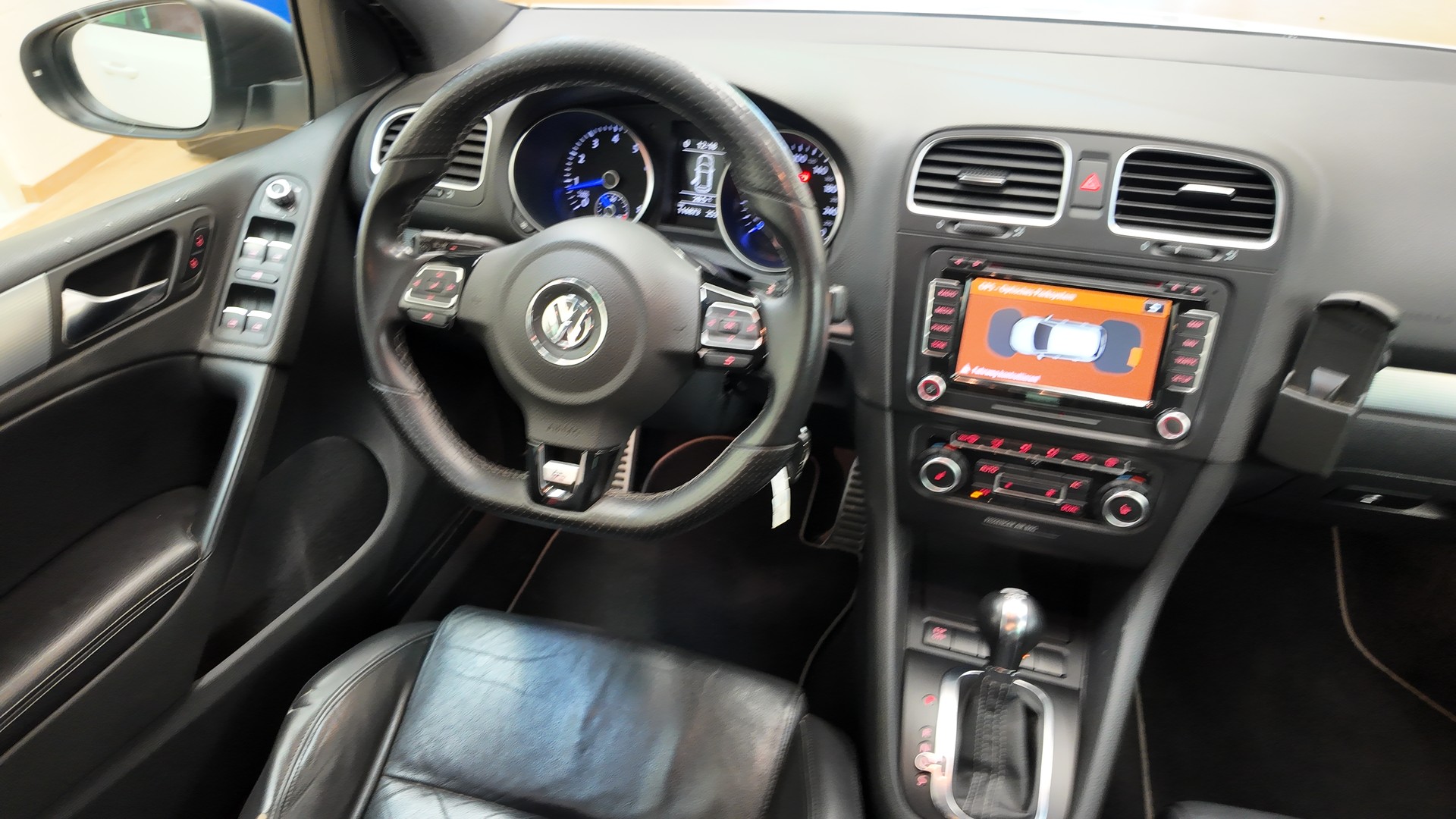 VW Golf 2.0 TSI R 4Motion DSG-image-9