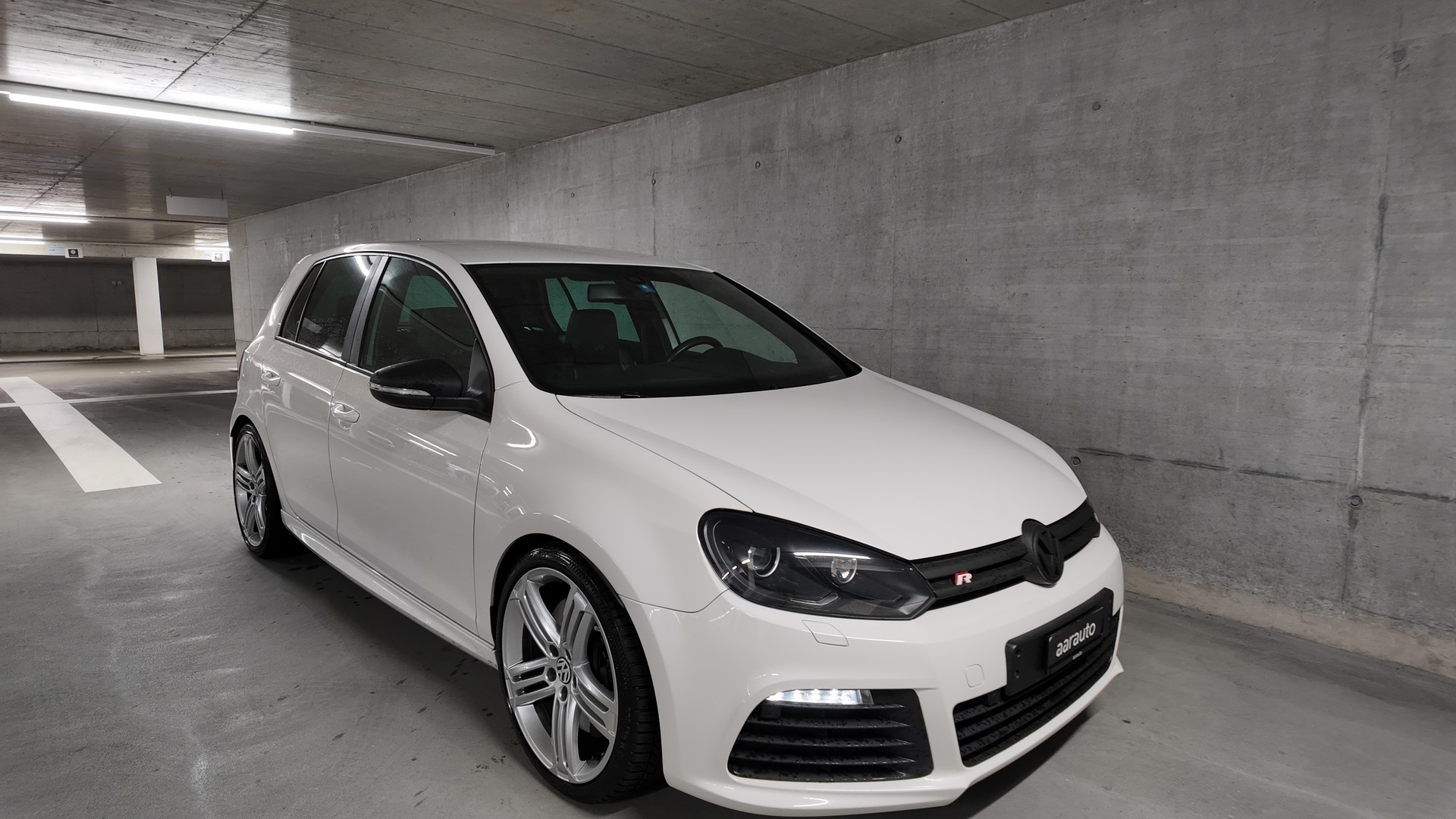 VW Golf 2.0 TSI R 4Motion DSG-image-5