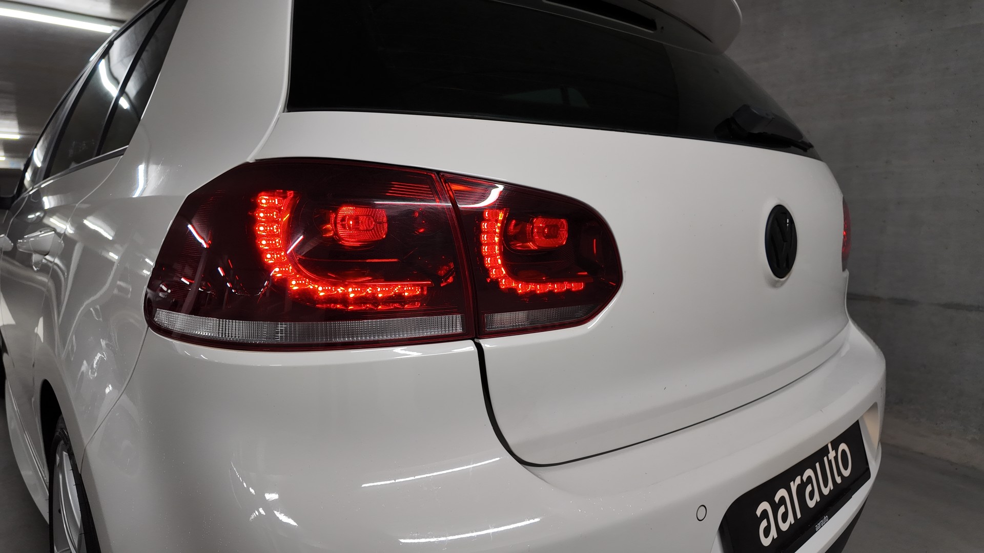 VW Golf 2.0 TSI R 4Motion DSG-image-7