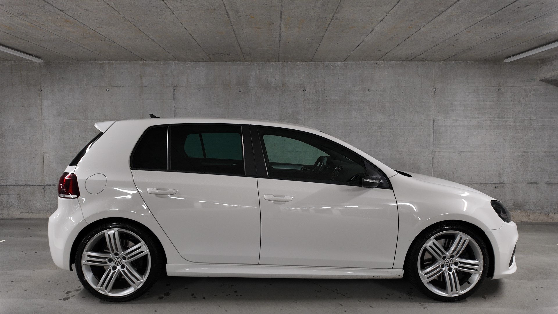 VW Golf 2.0 TSI R 4Motion DSG-image-3