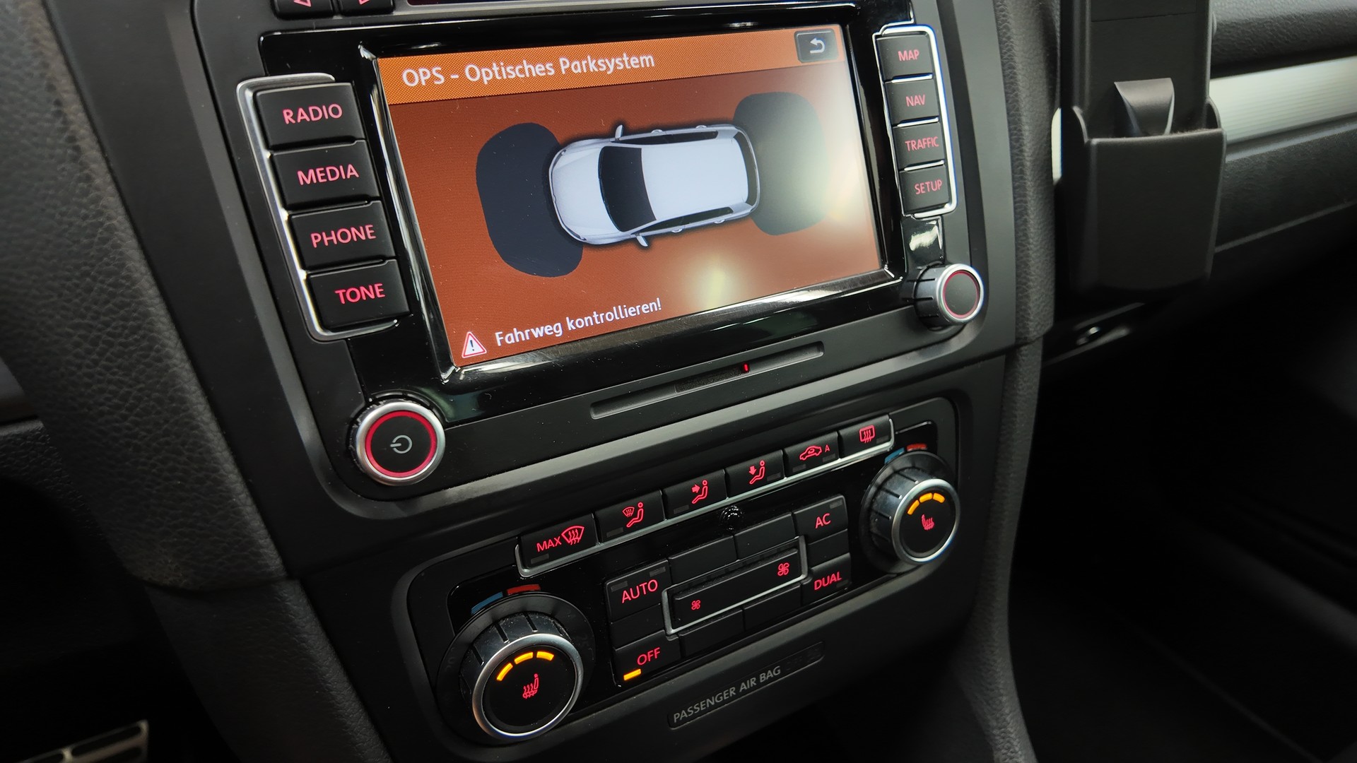 VW Golf 2.0 TSI R 4Motion DSG-image-22