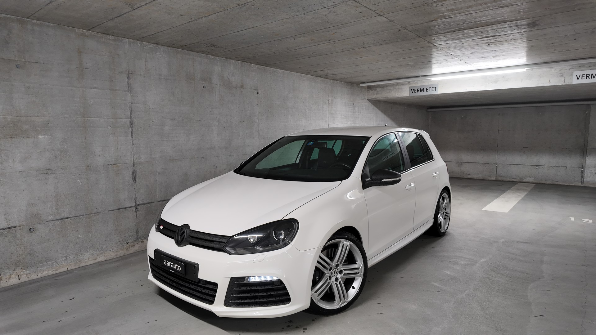 VW Golf 2.0 TSI R 4Motion DSG-image-0