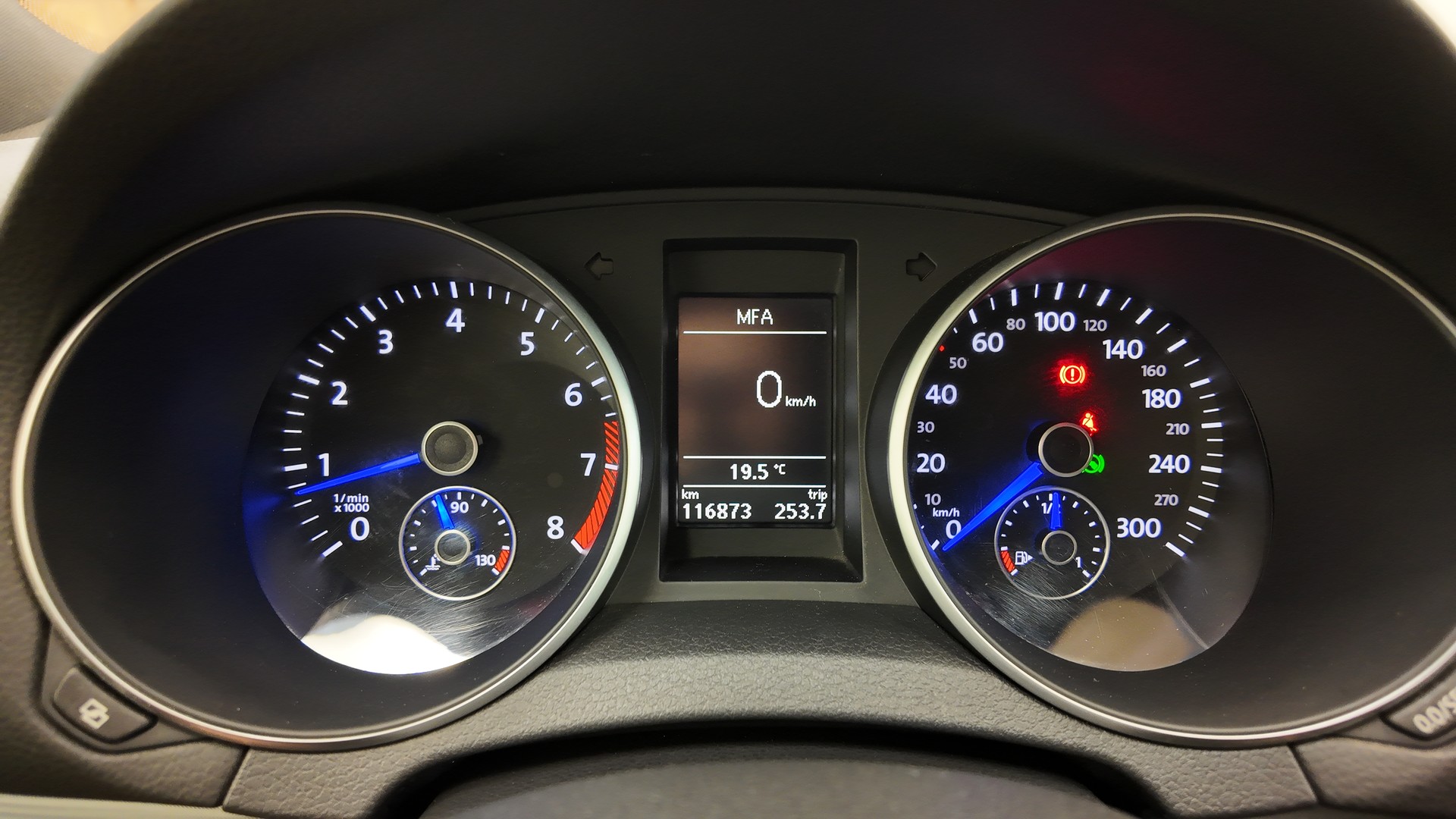 VW Golf 2.0 TSI R 4Motion DSG-image-21