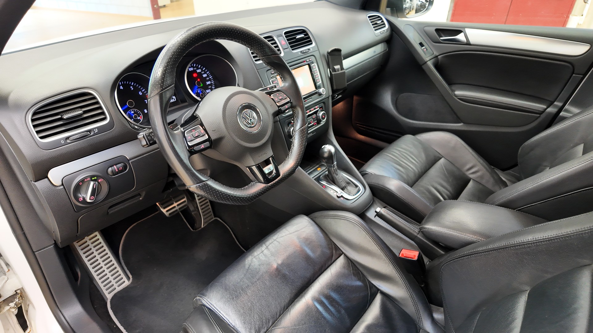 VW Golf 2.0 TSI R 4Motion DSG-image-10