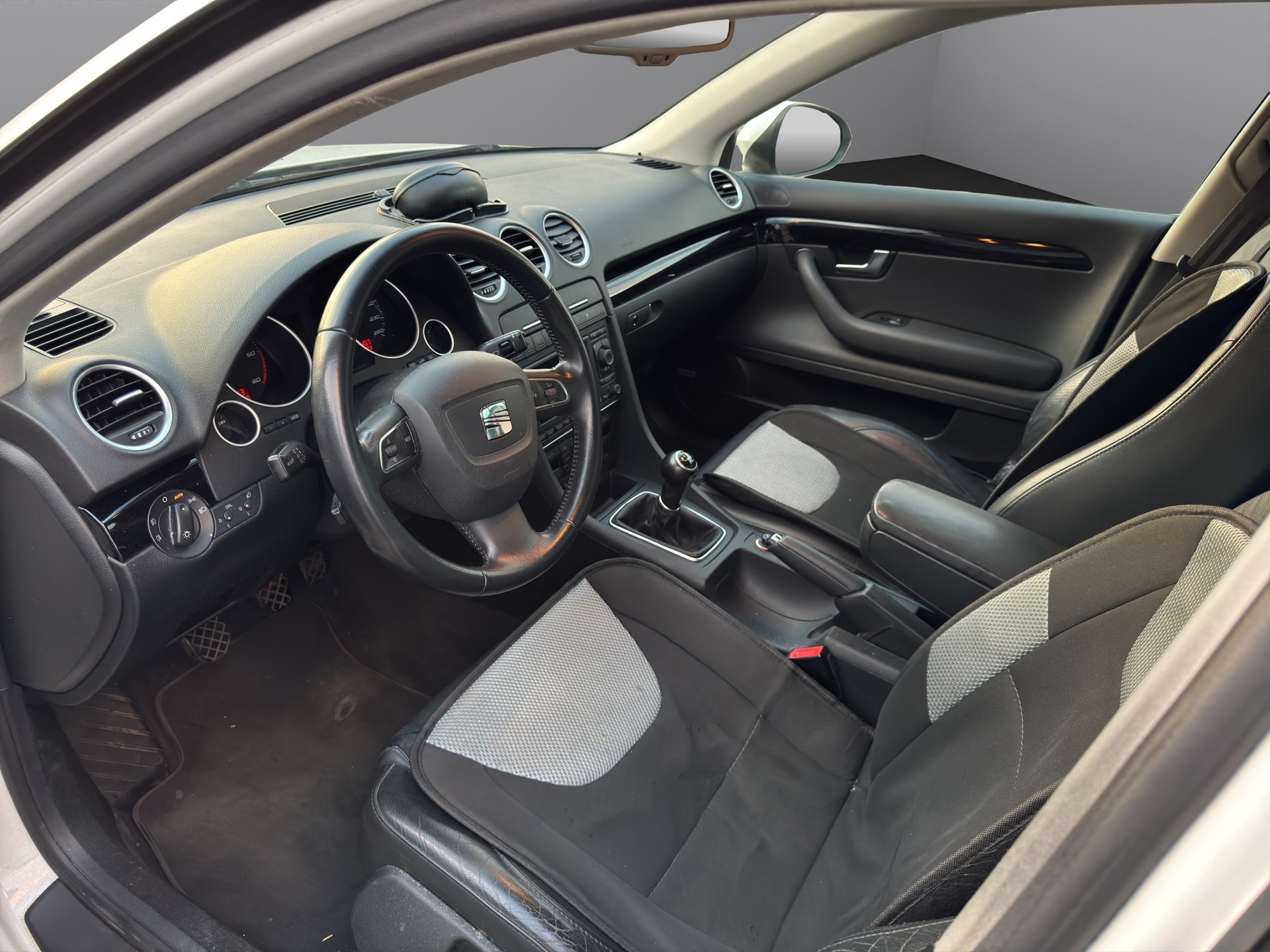 SEAT Exeo ST 2.0 TDI Advantage-image-11