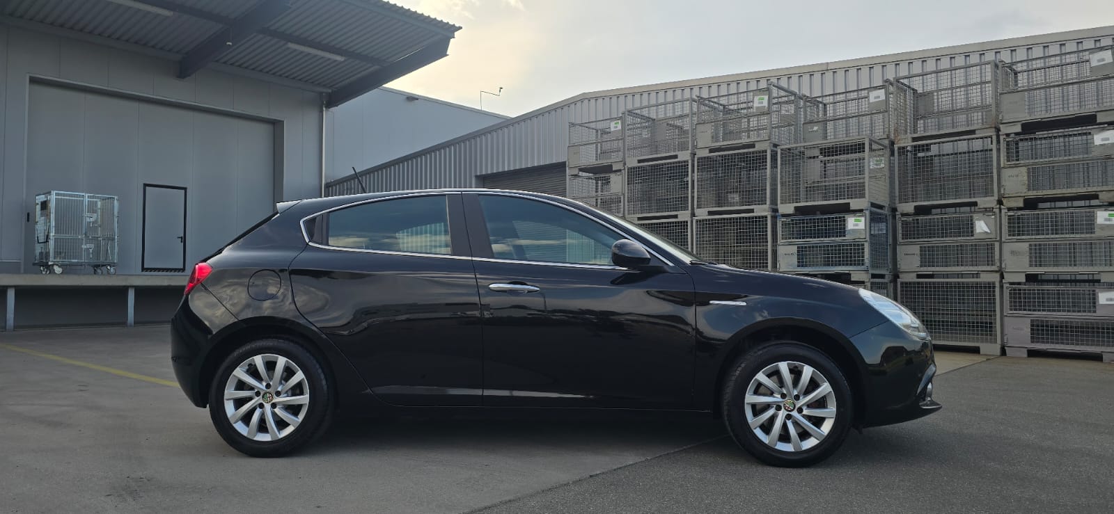 ALFA ROMEO Giulietta 1.4 MultiAir Distinctive TCT/8 Fach Bereift///-image-2