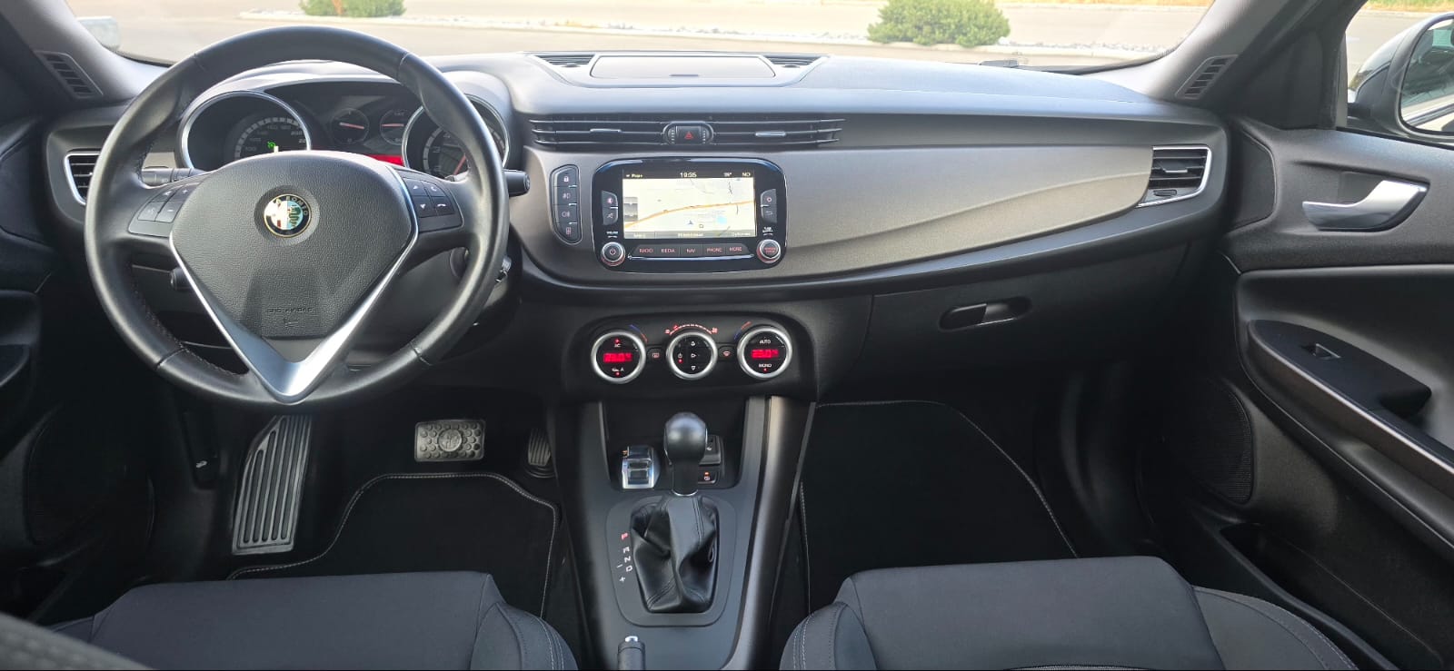 ALFA ROMEO Giulietta 1.4 MultiAir Distinctive TCT/8 Fach Bereift///-image-10