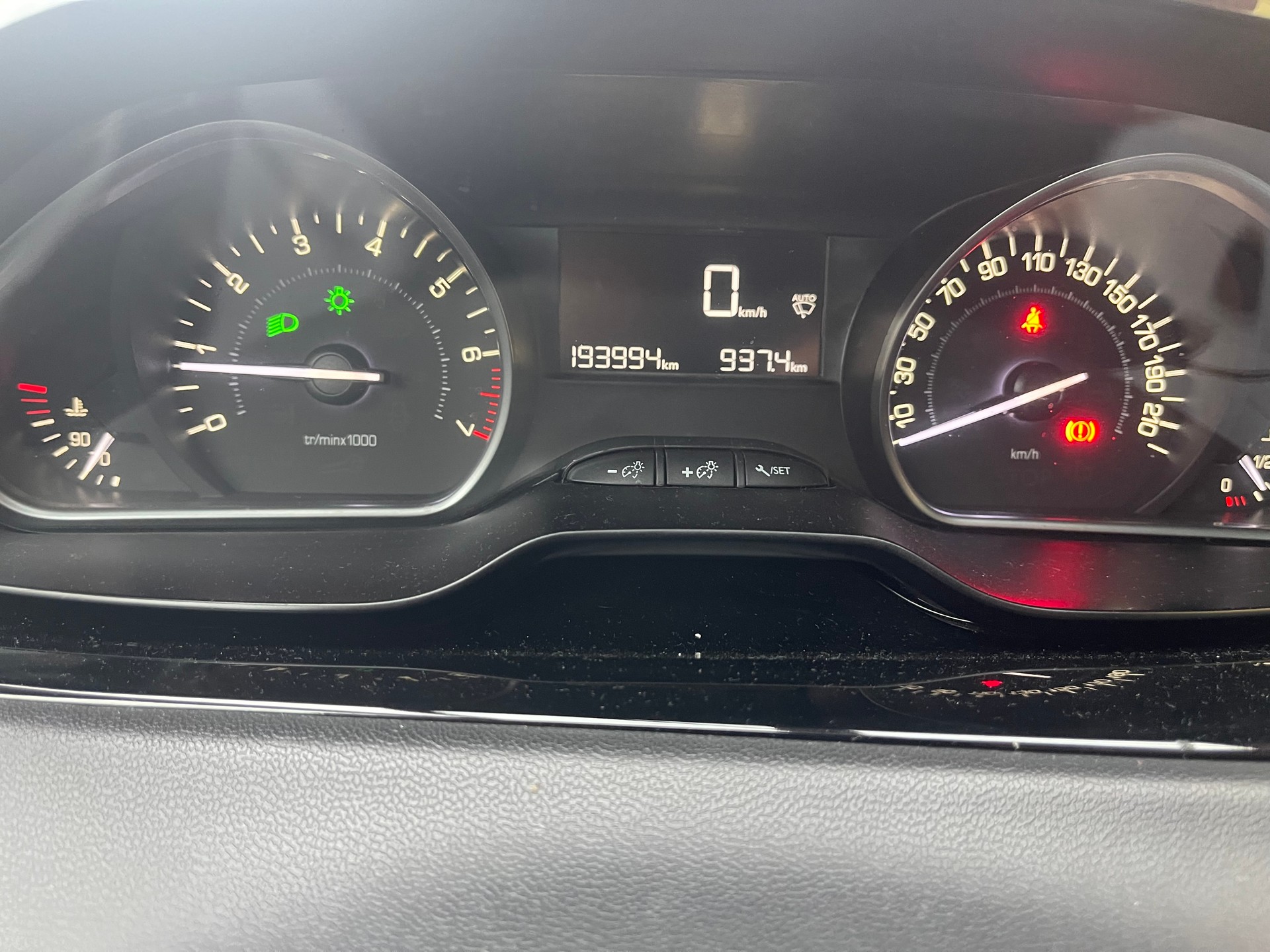 PEUGEOT 208 1.2 PureTech Active-image-12