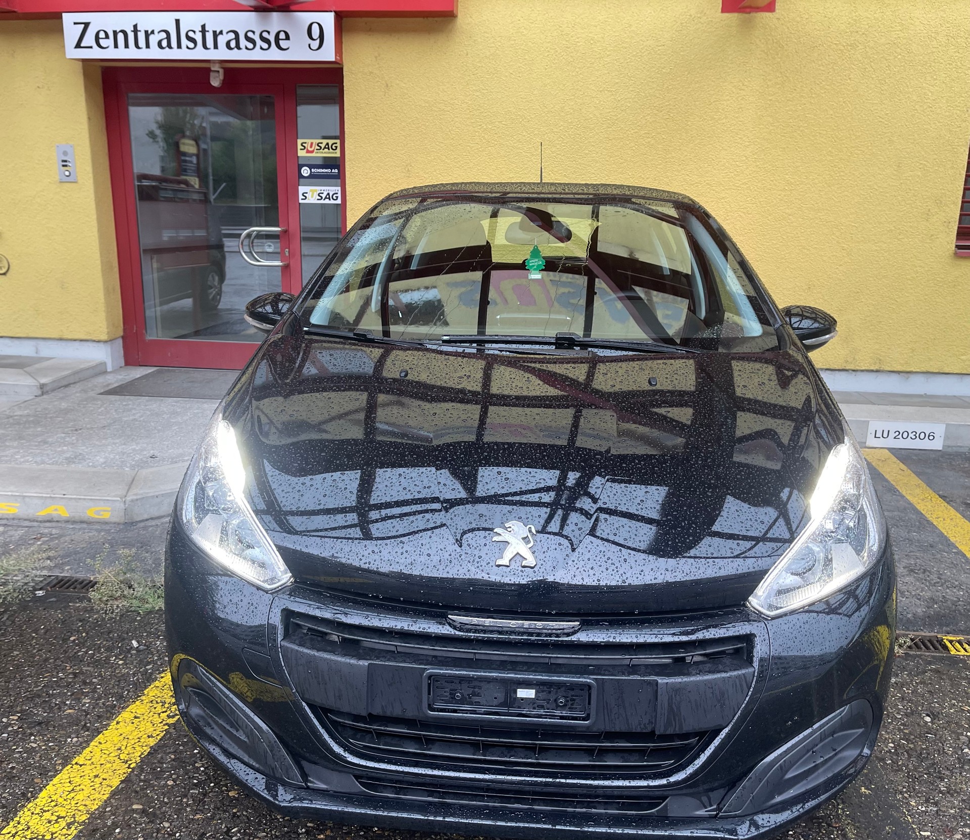 PEUGEOT 208 1.2 PureTech Active-image-0