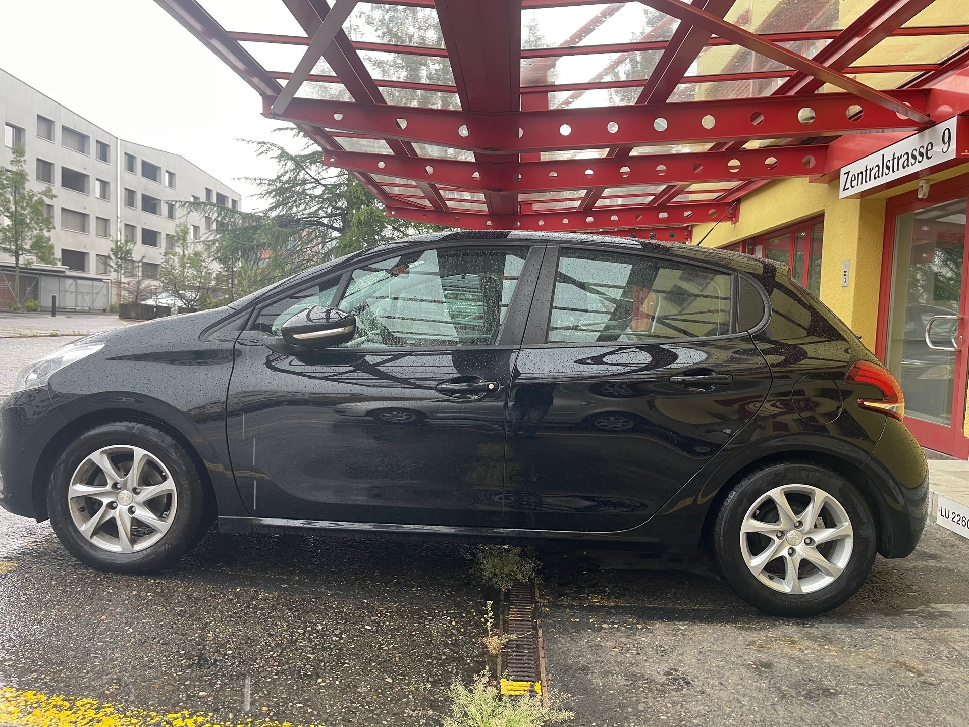 PEUGEOT 208 1.2 PureTech Active-image-1