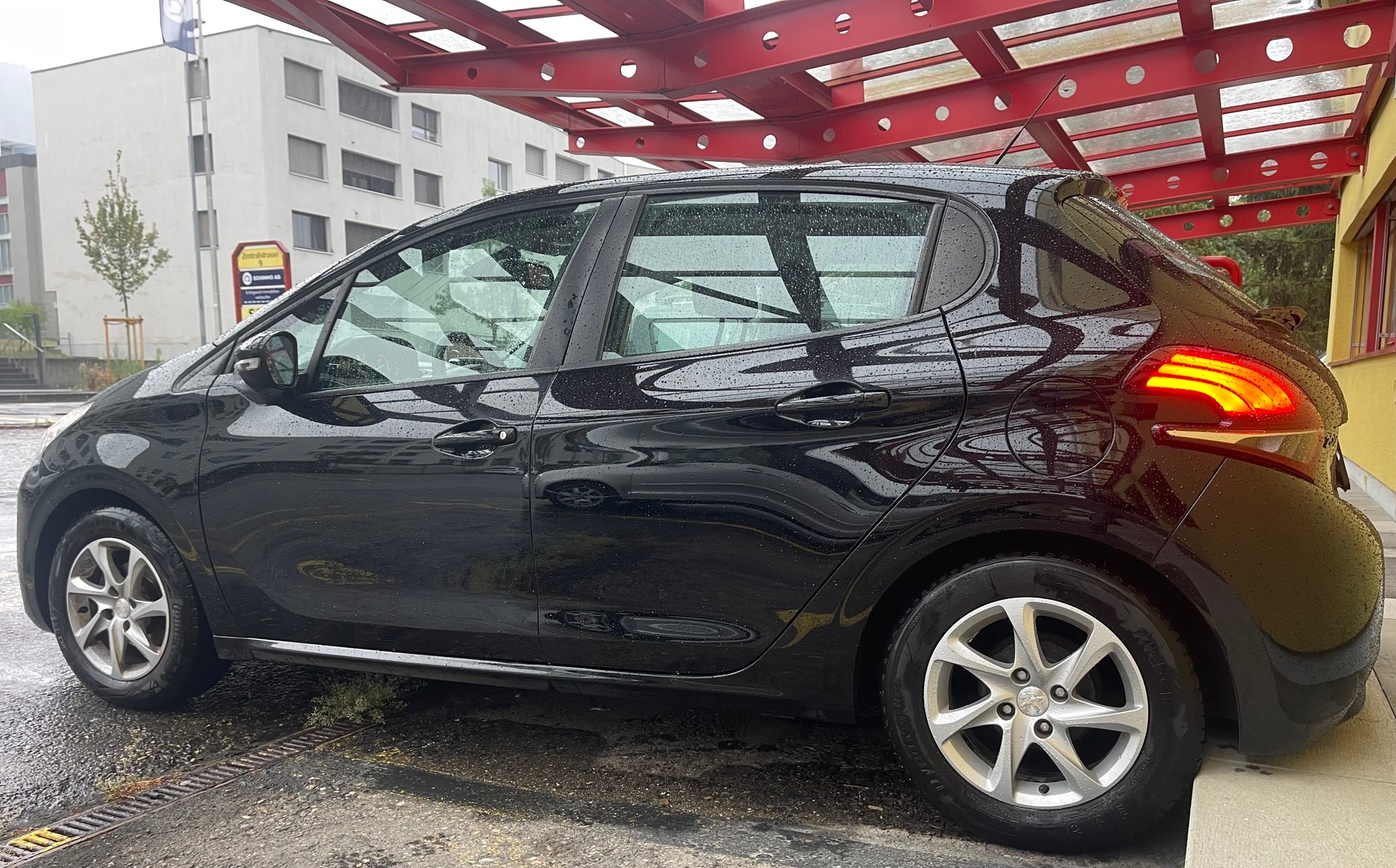PEUGEOT 208 1.2 PureTech Active-image-3