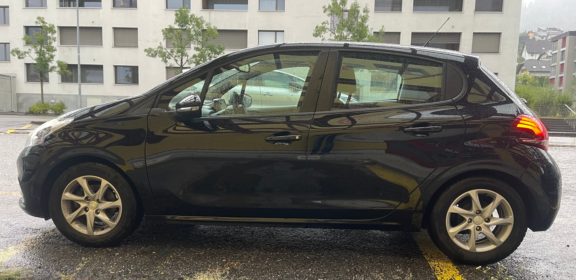 PEUGEOT 208 1.2 PureTech Active-image-4