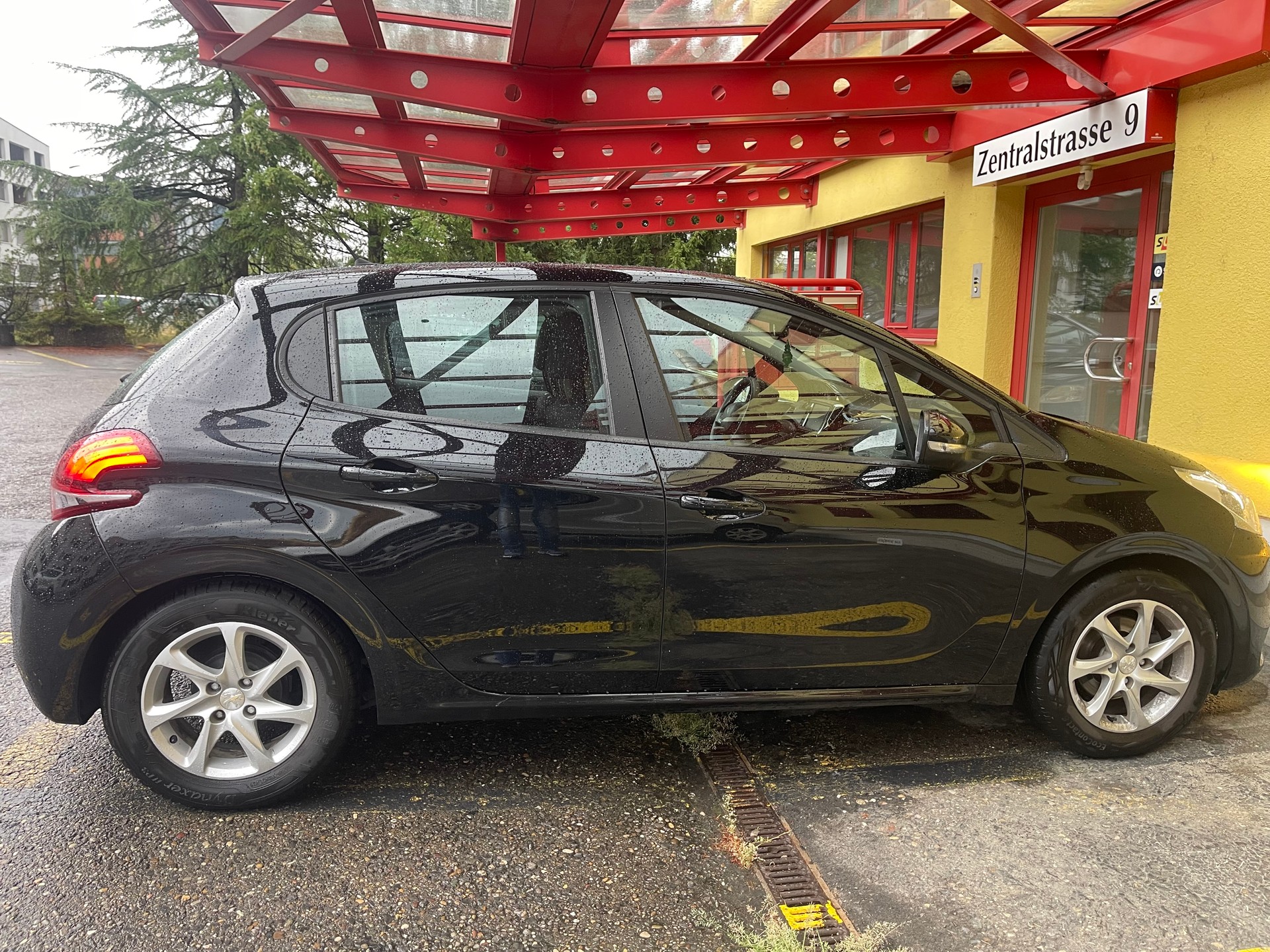 PEUGEOT 208 1.2 PureTech Active-image-6