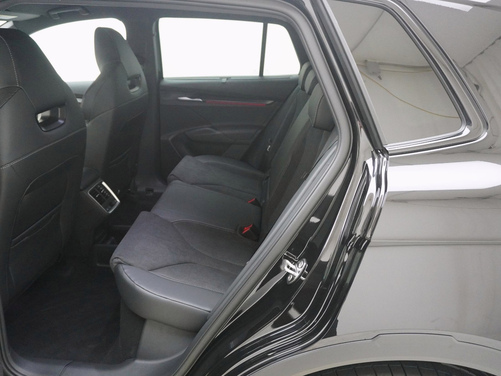 SKODA Elroq 85x SportLine Maxx 4x4-image-15