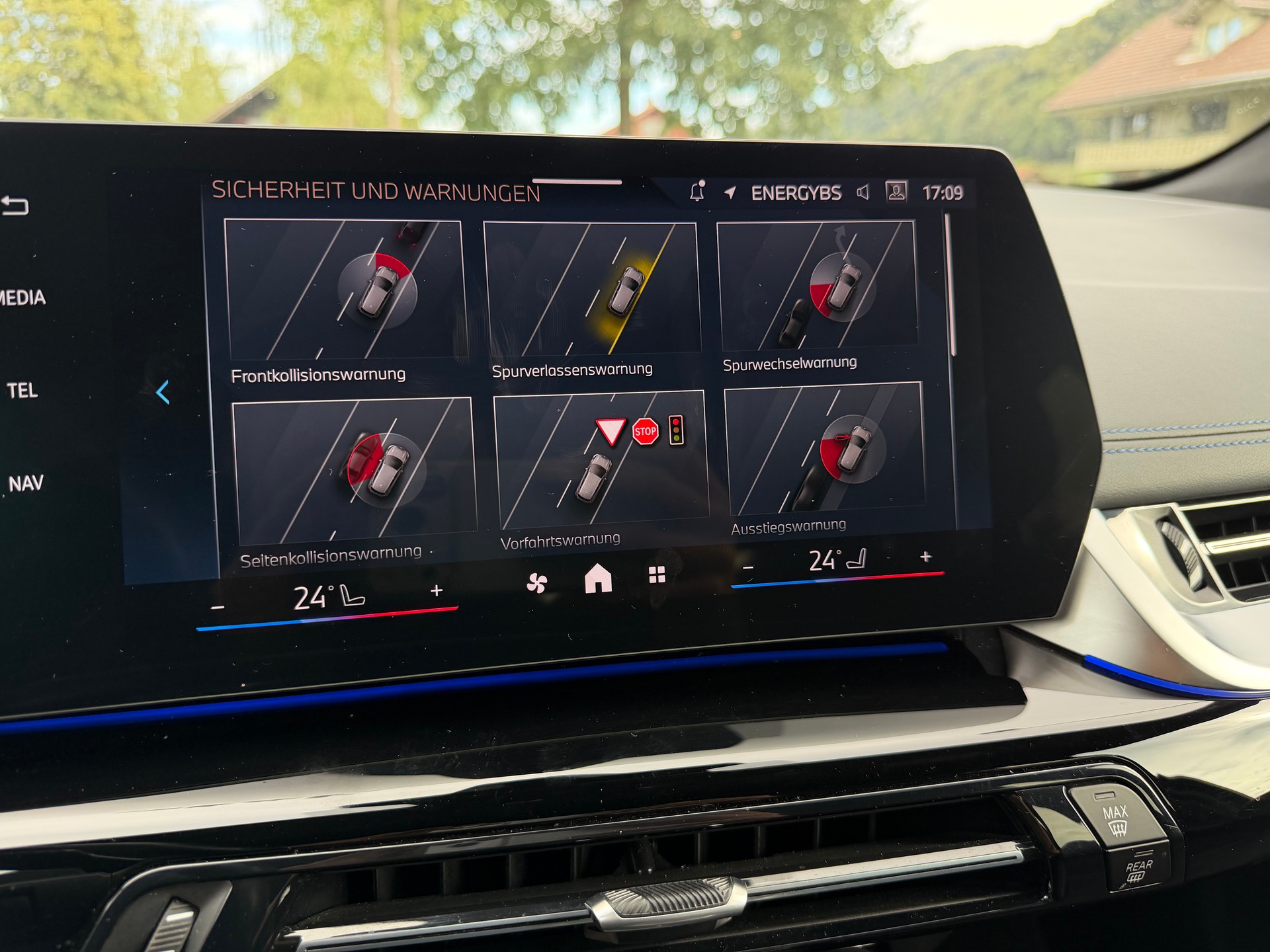 BMW 218d Active Tourer M Sport DKG-image-28