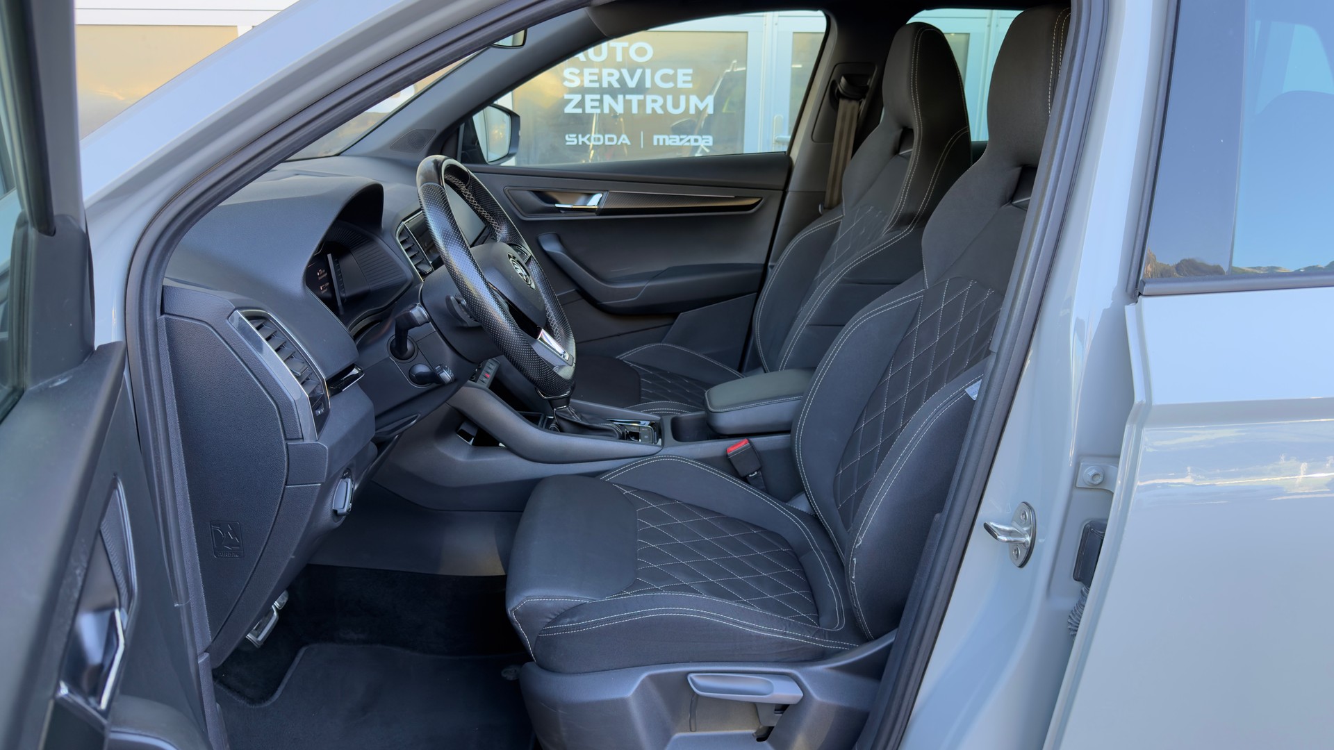SKODA Karoq 2.0 TSI SportLine DSG 4x4-image-8